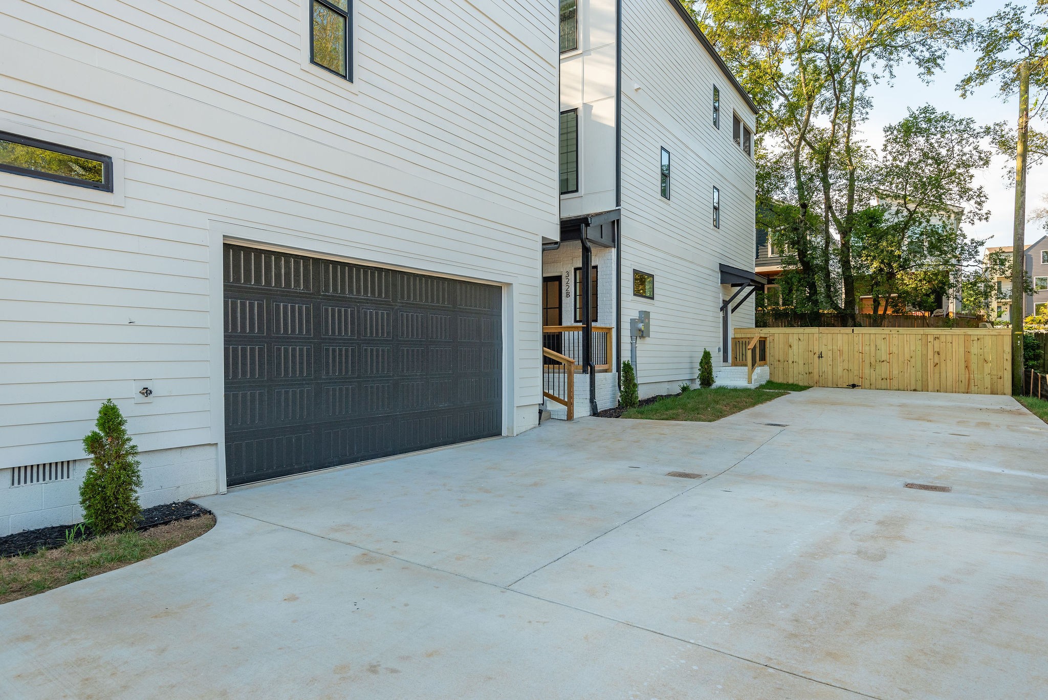 322A Queen Ave