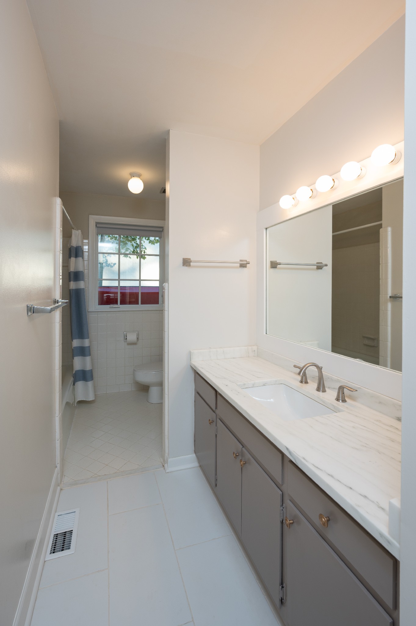 108 Brookfield Ave Unit: B