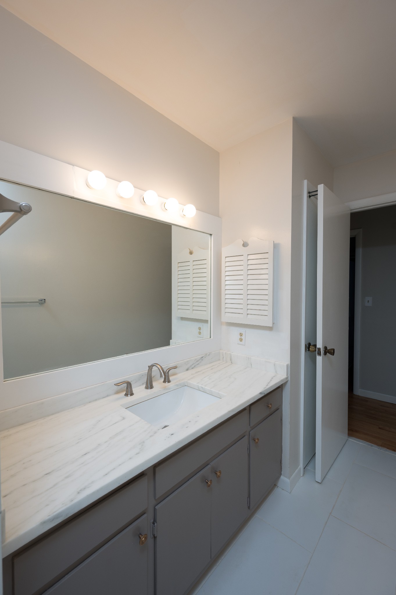 108 Brookfield Ave Unit: B
