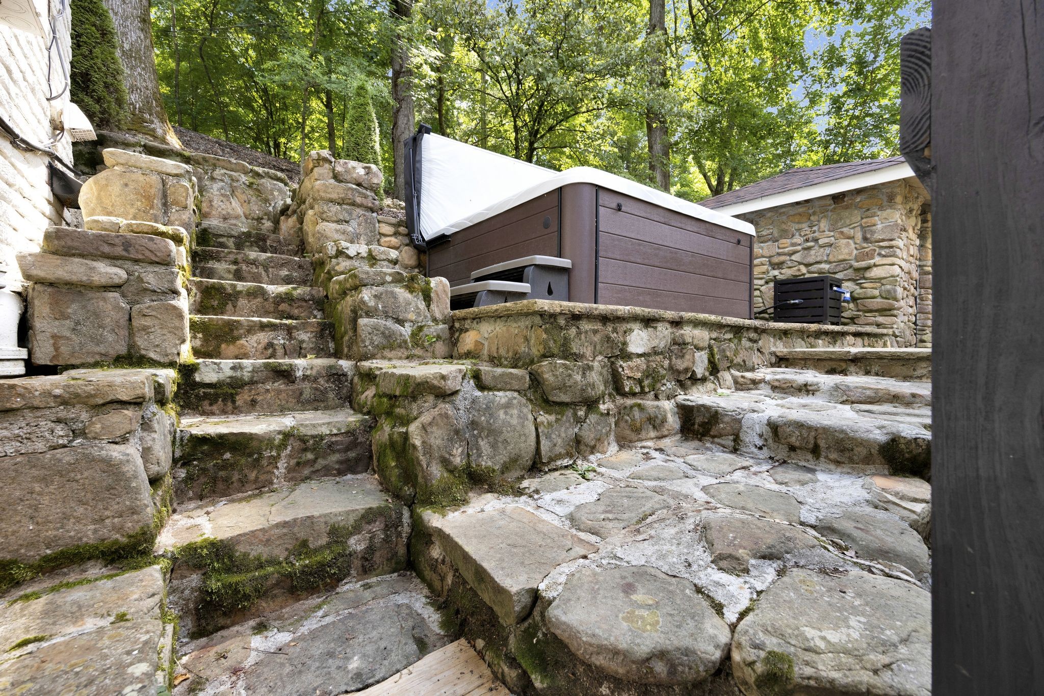 1318 Sweetens Cove Rd