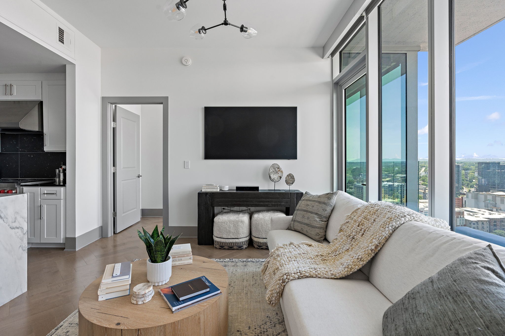 1616 West End Ave Unit: 2011