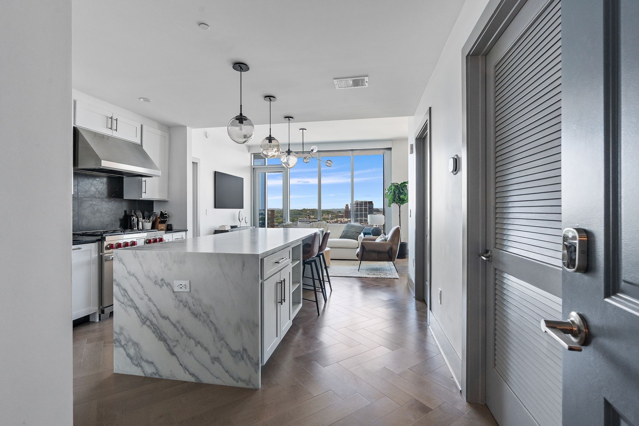 1616 West End Ave Unit: 2011