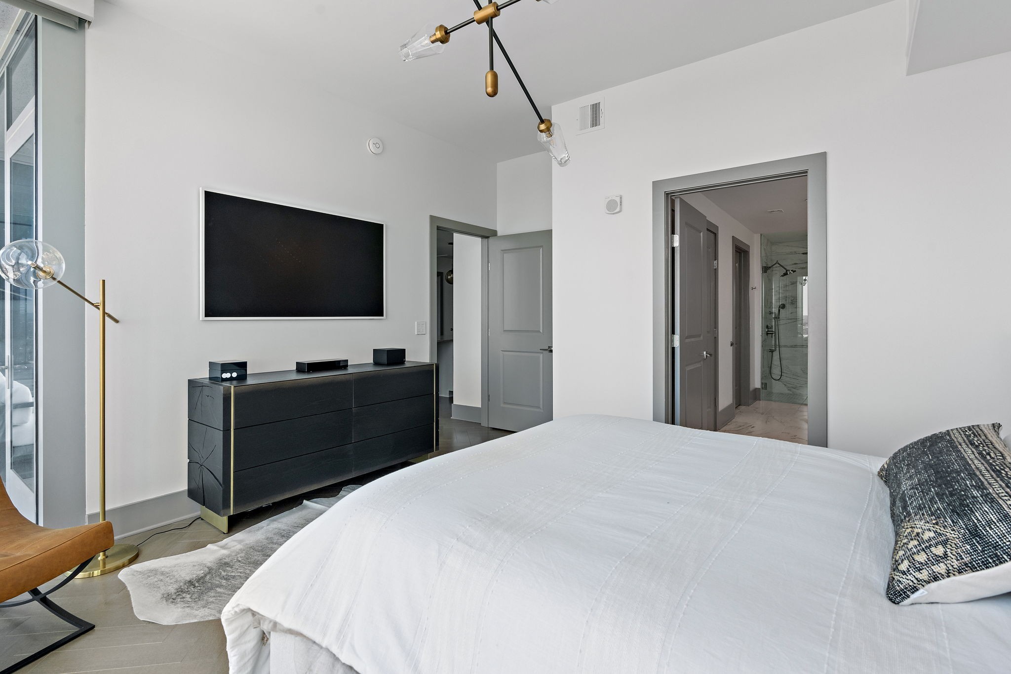 1616 West End Ave Unit: 2011