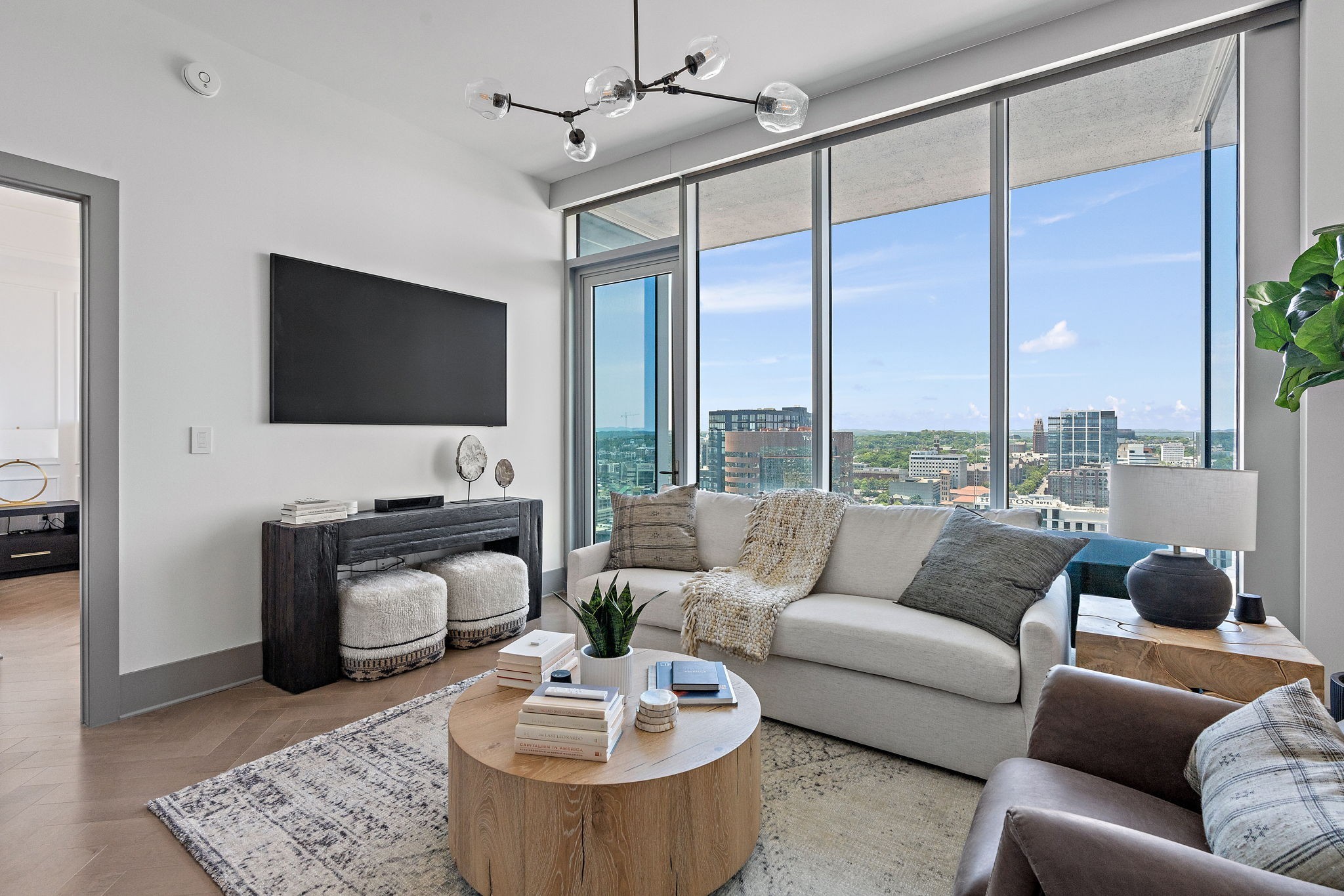 1616 West End Ave Unit: 2011