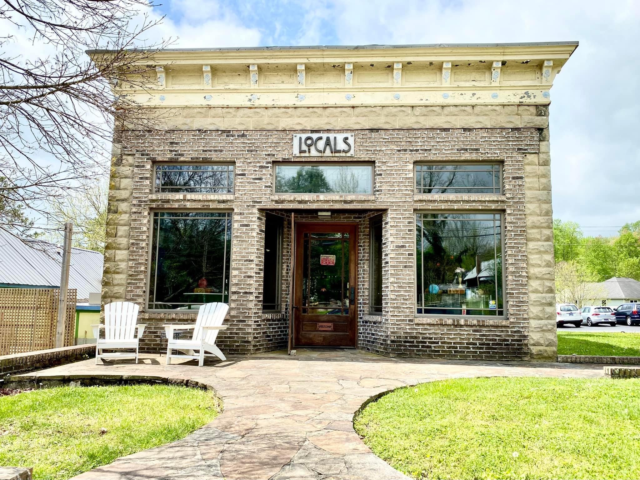 49 University Ave