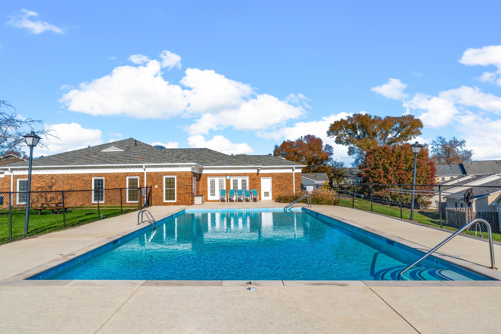 702 Mount Carmel Pl
