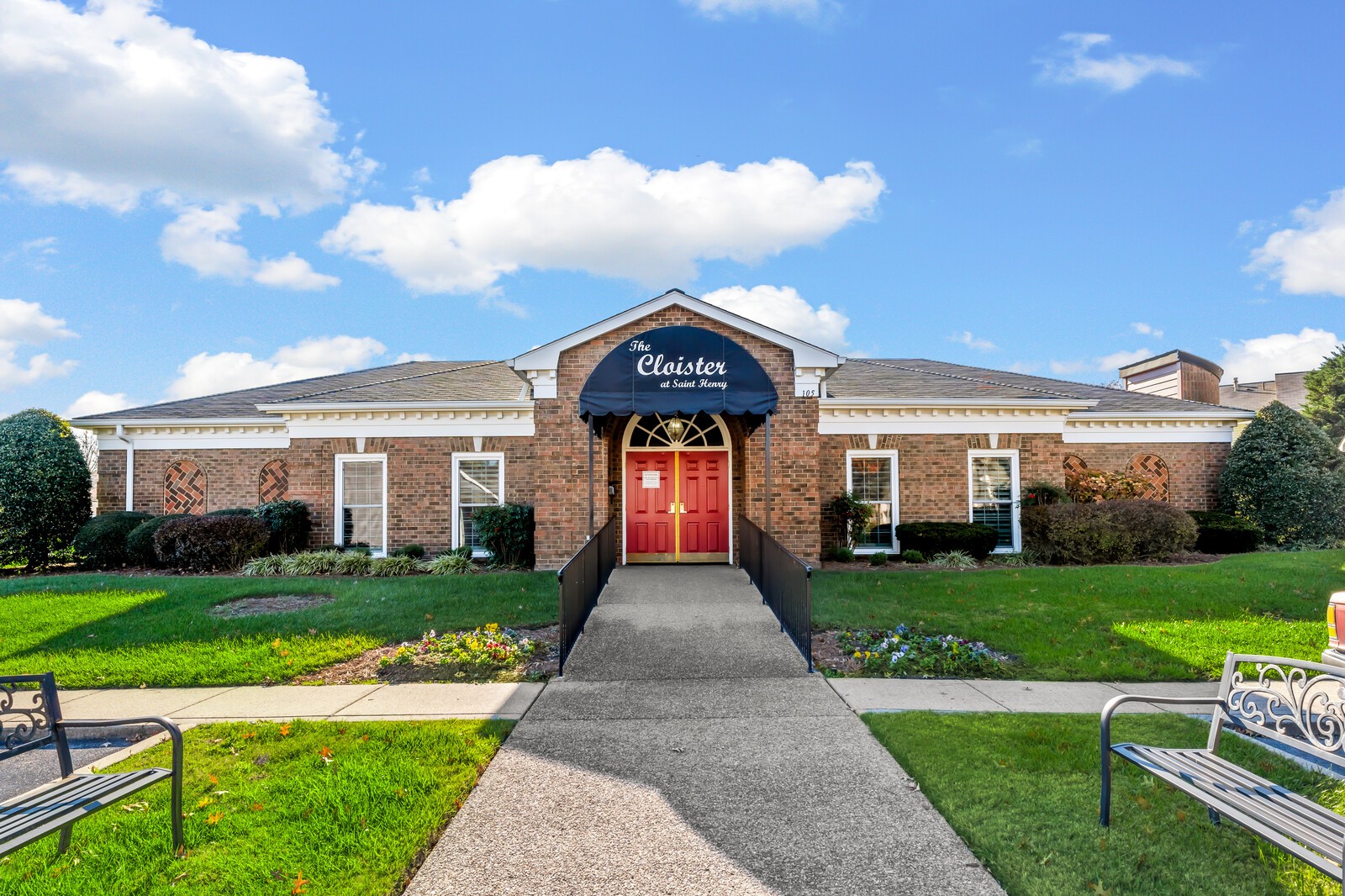 702 Mount Carmel Pl