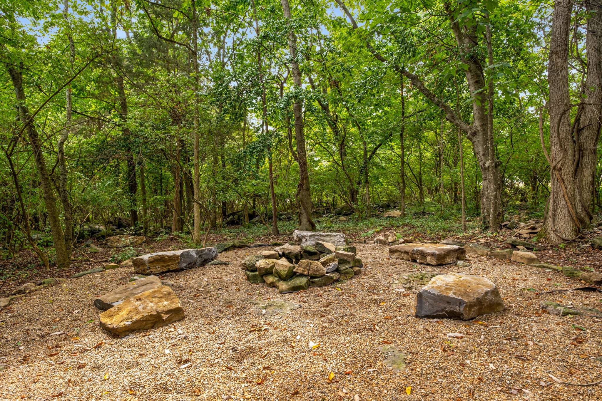 6104 Hickory Valley Rd