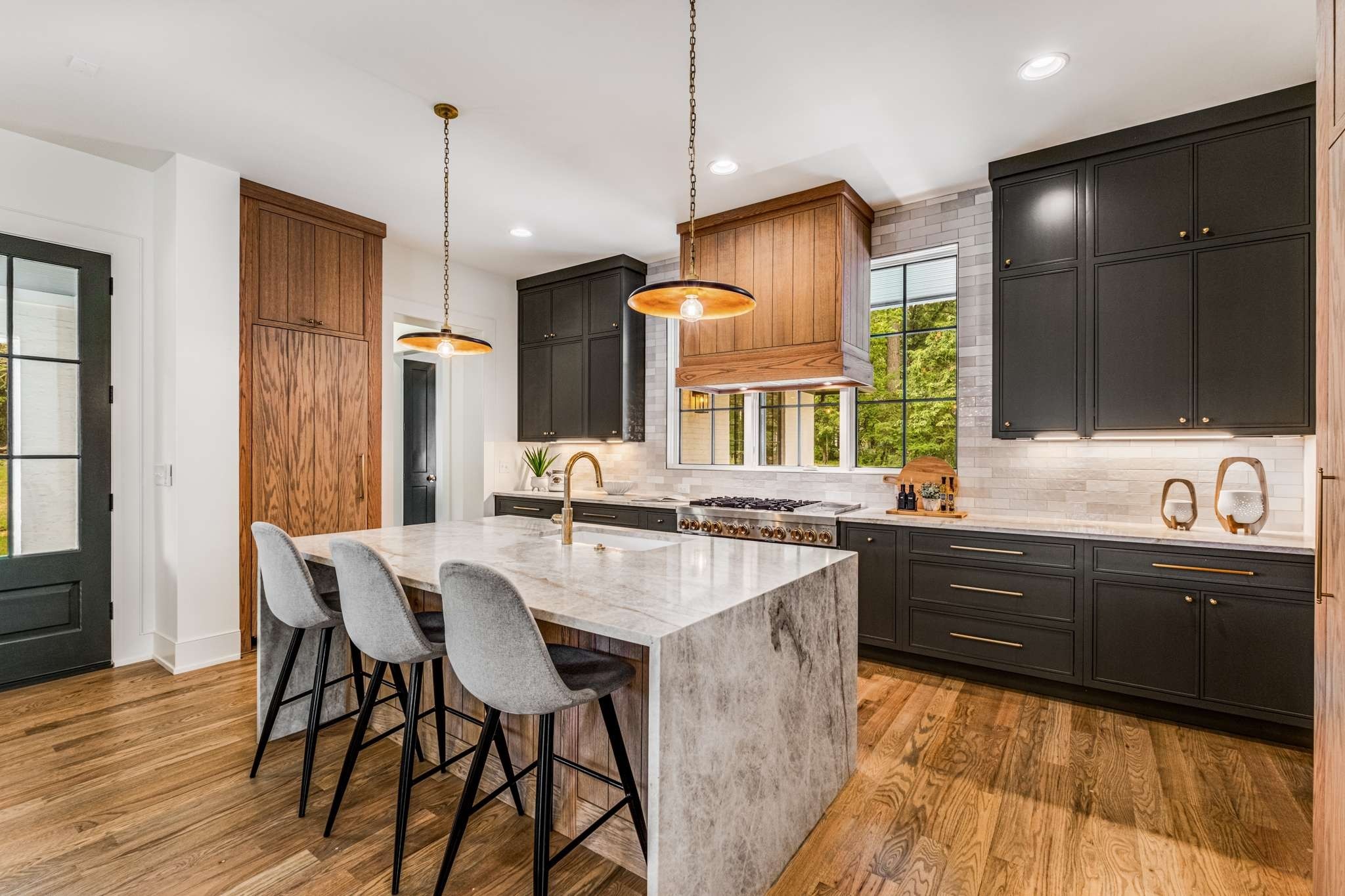 6104 Hickory Valley Rd