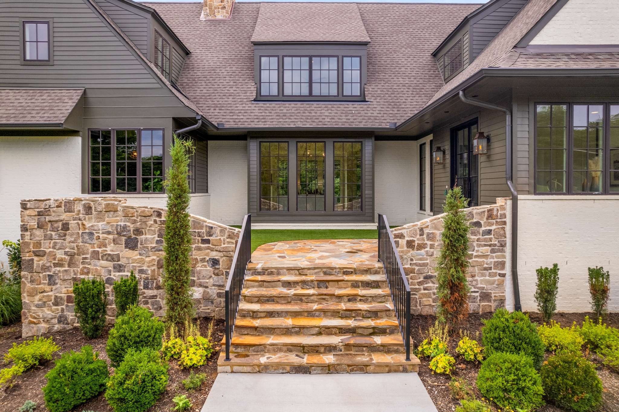 6104 Hickory Valley Rd