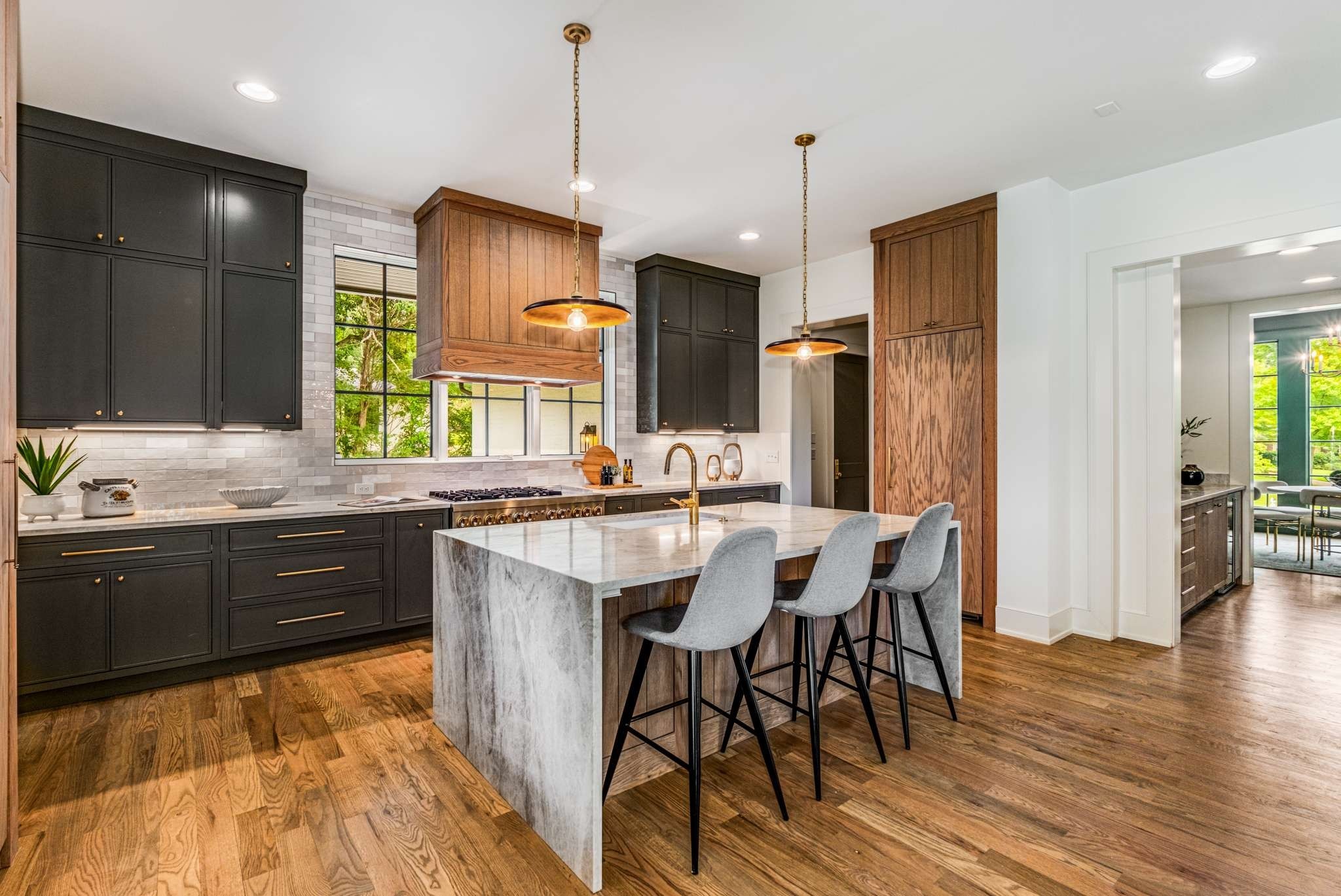 6104 Hickory Valley Rd