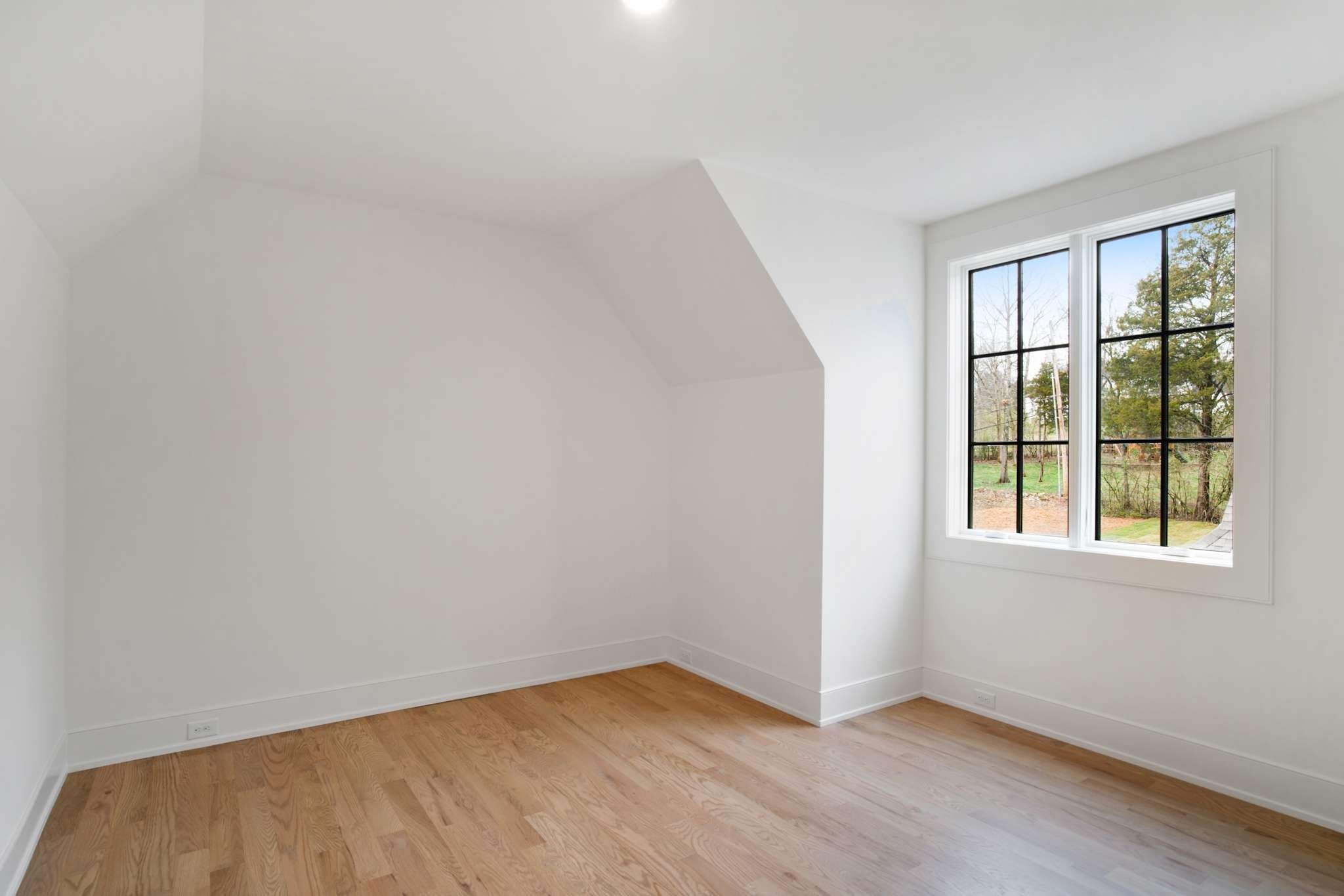 6104 Hickory Valley Rd
