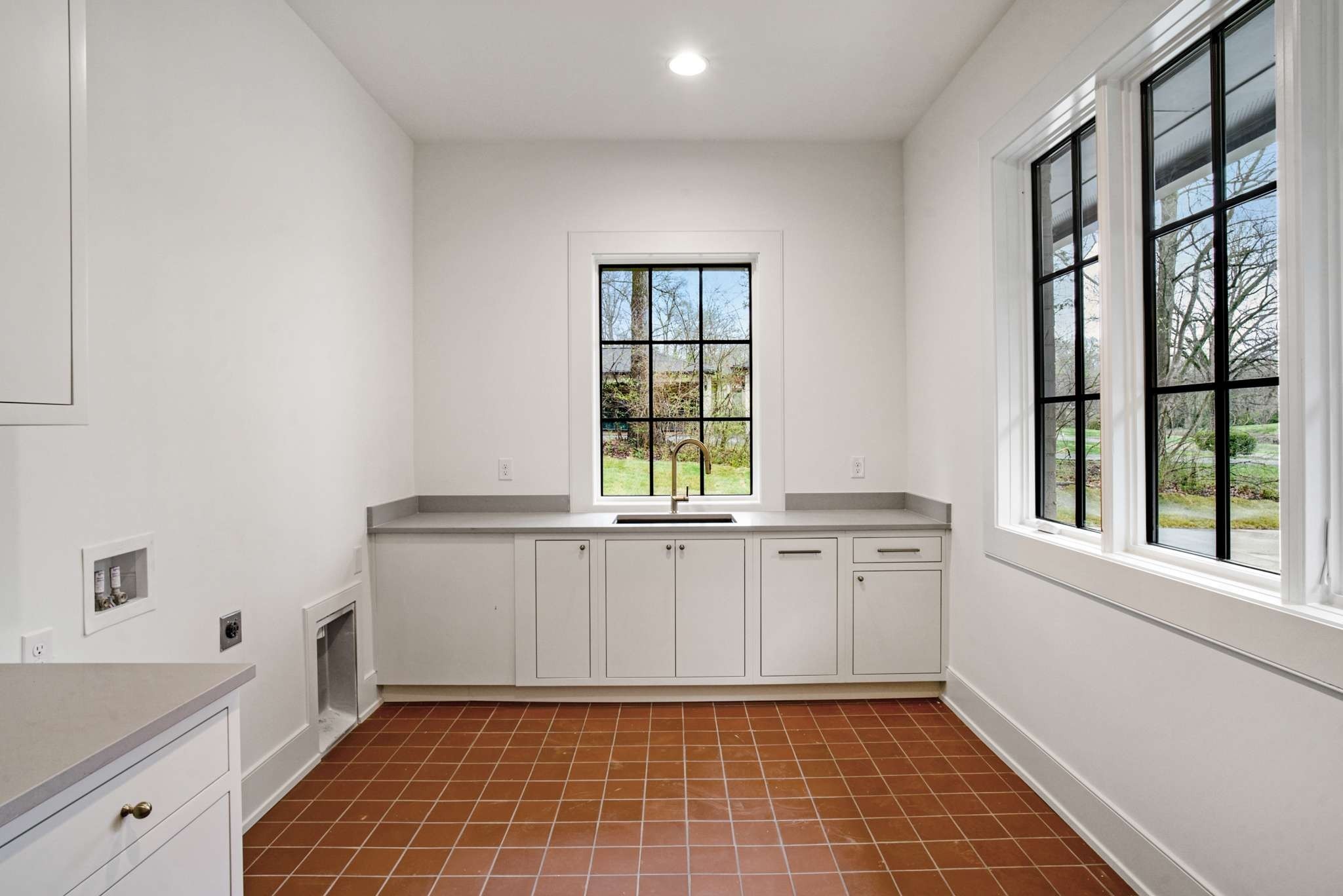 6104 Hickory Valley Rd