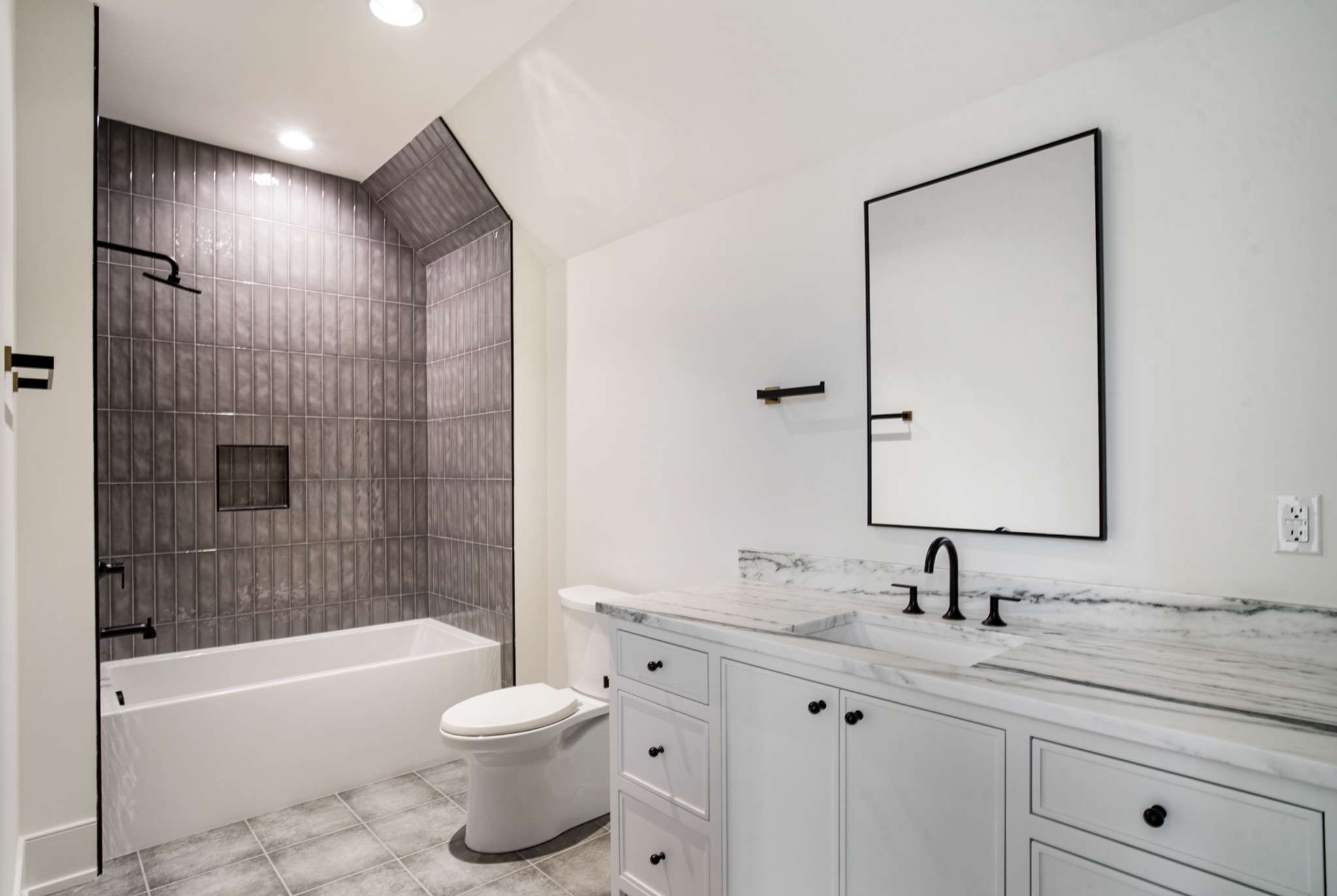 6104 Hickory Valley Rd