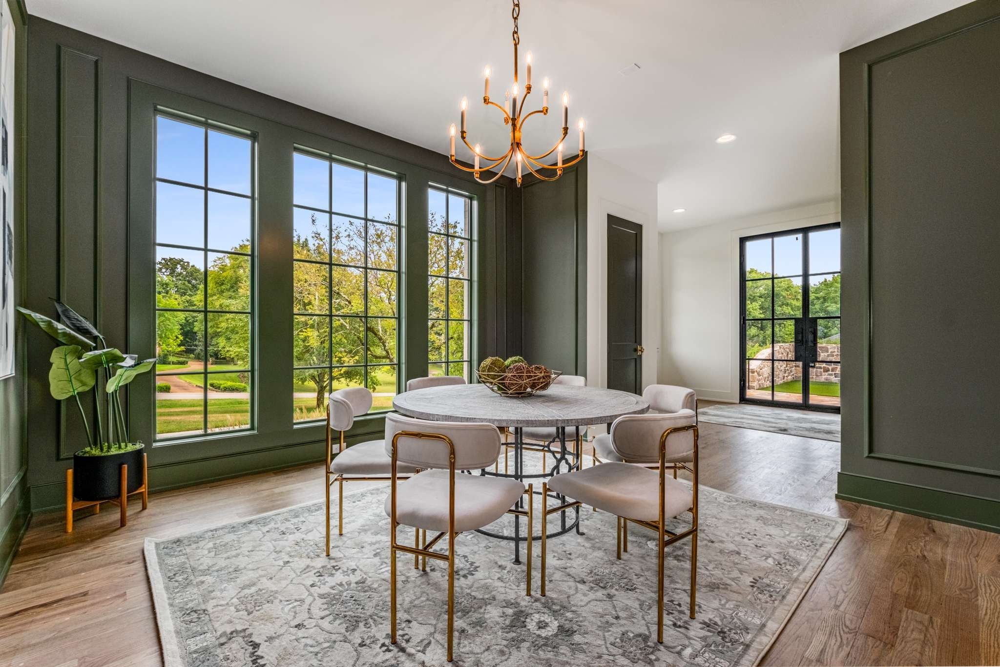 6104 Hickory Valley Rd