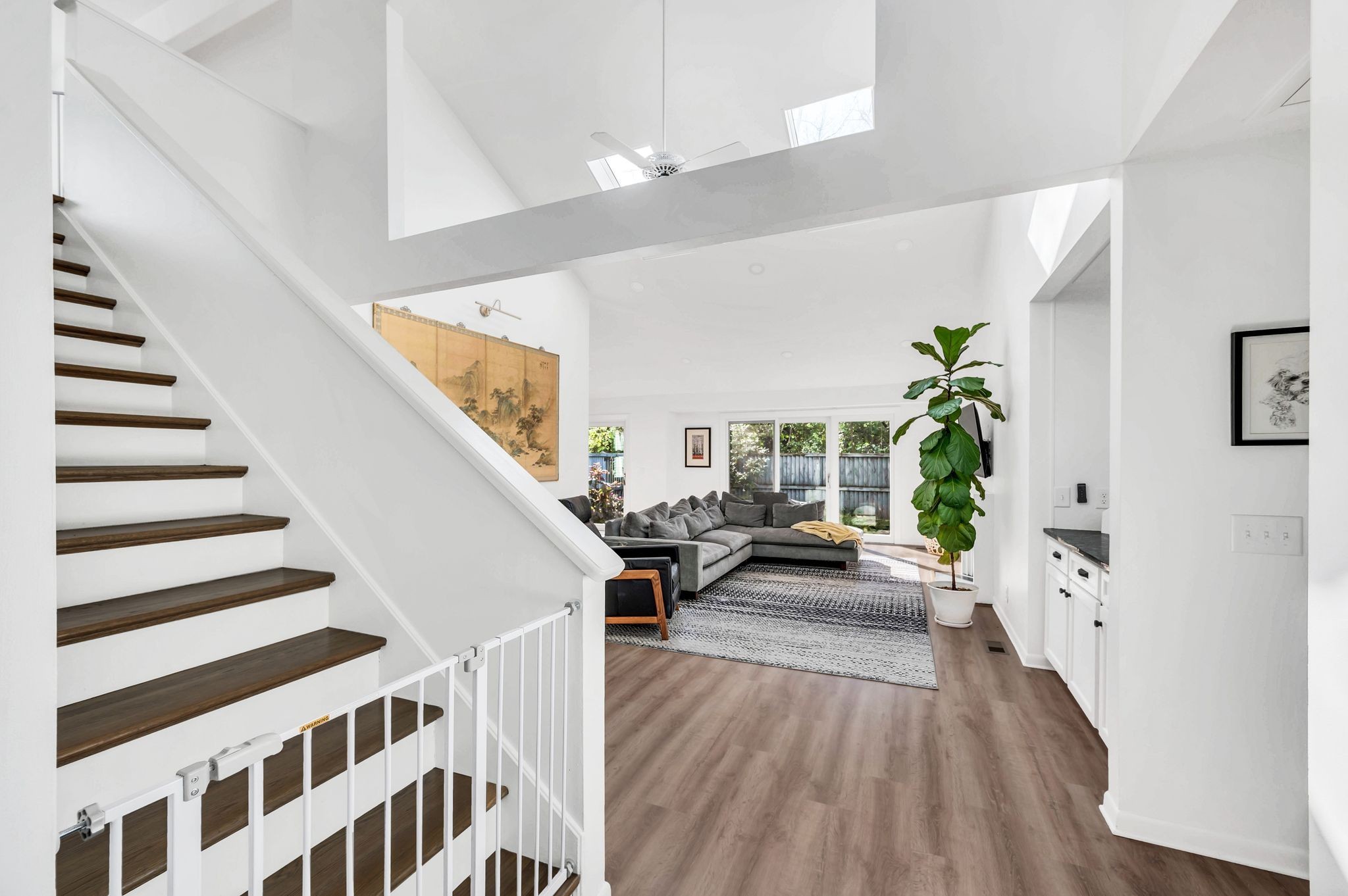 415 Belle Pointe Dr
