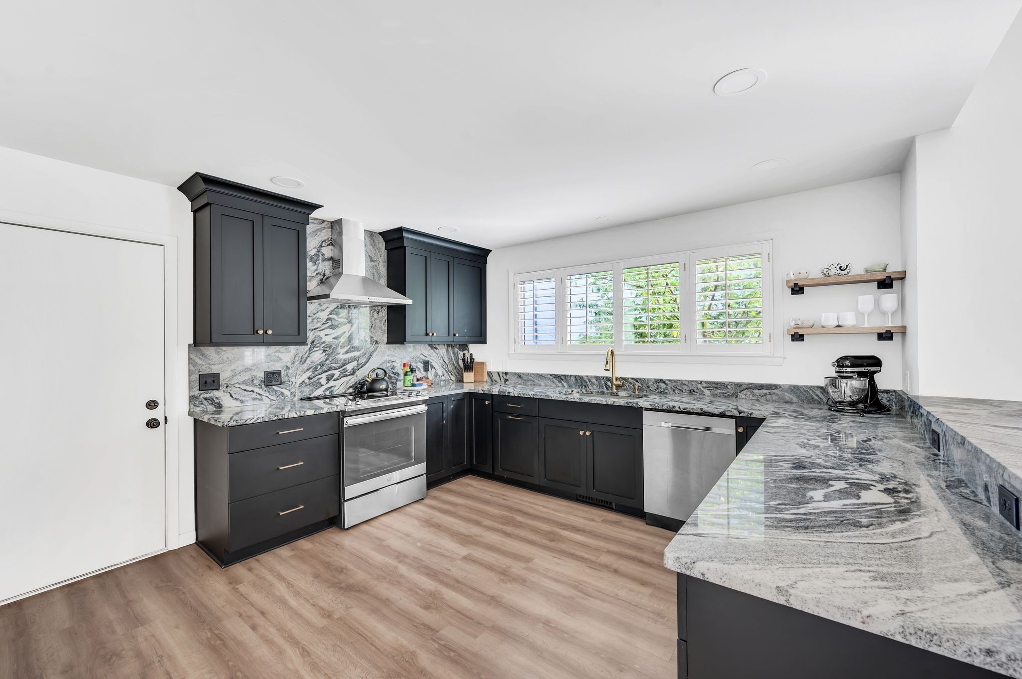 415 Belle Pointe Dr