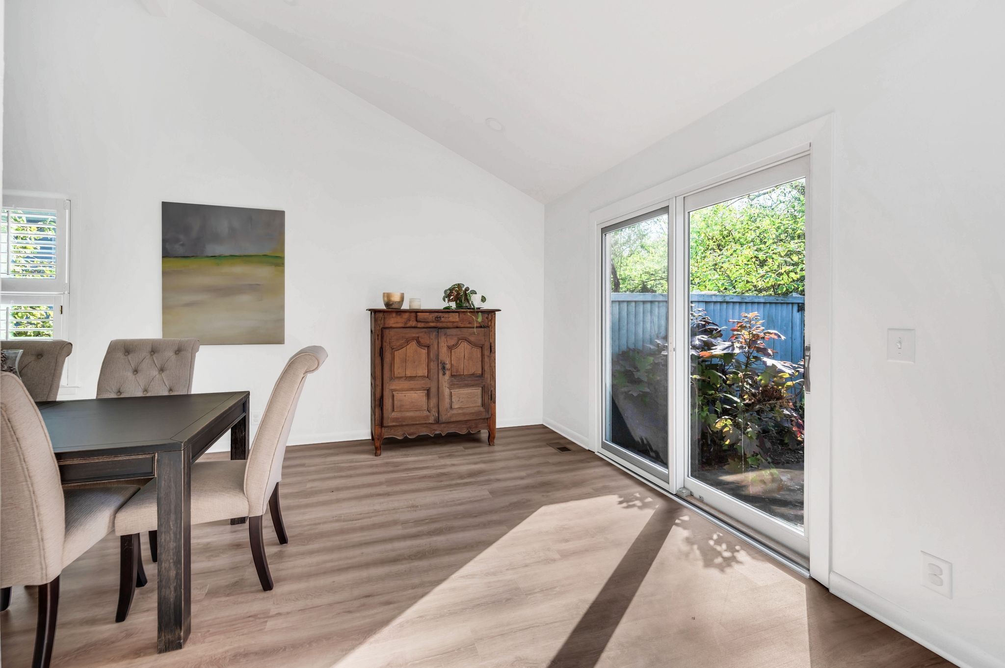 415 Belle Pointe Dr