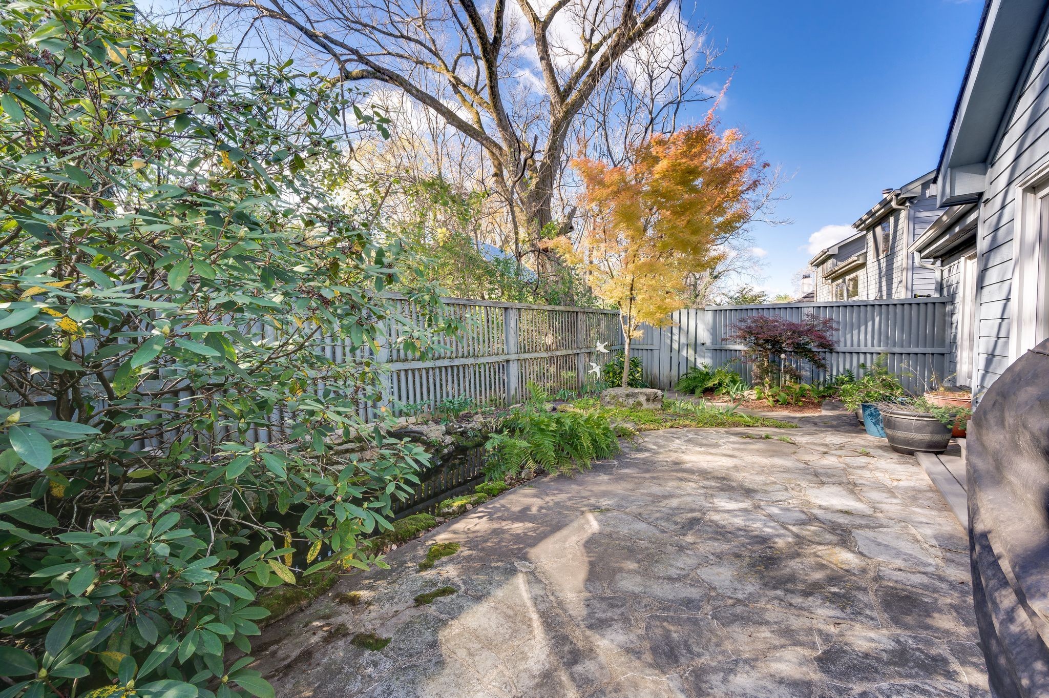 415 Belle Pointe Dr