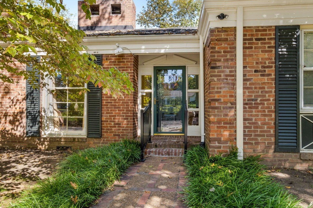 4324 Beekman Dr