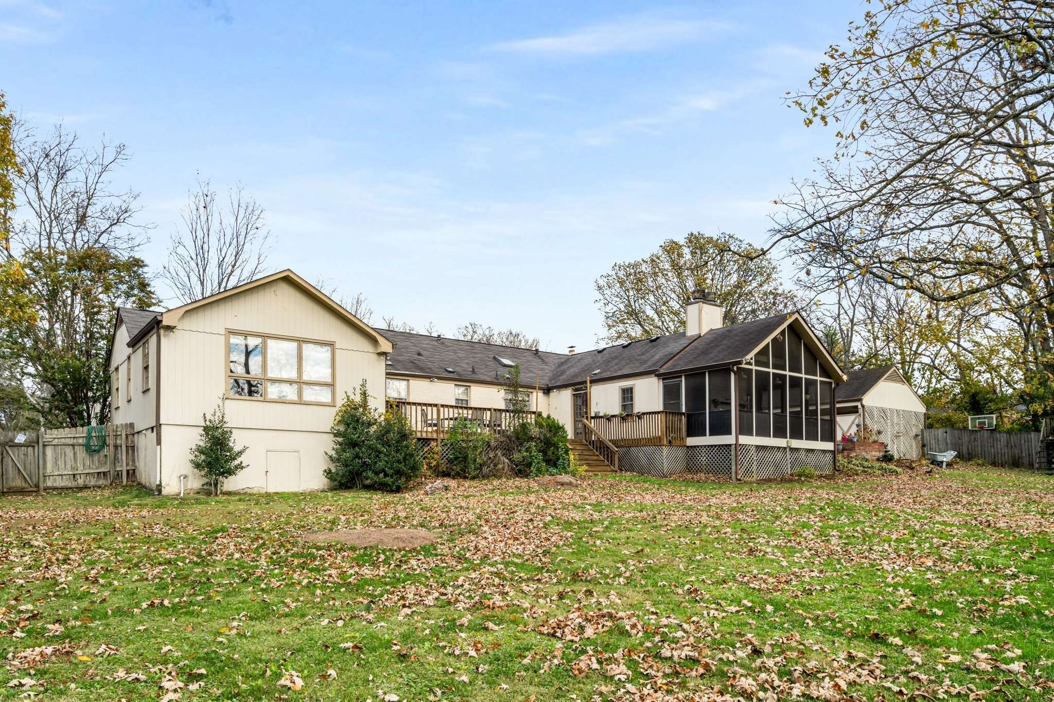 2409 Hemingway Dr