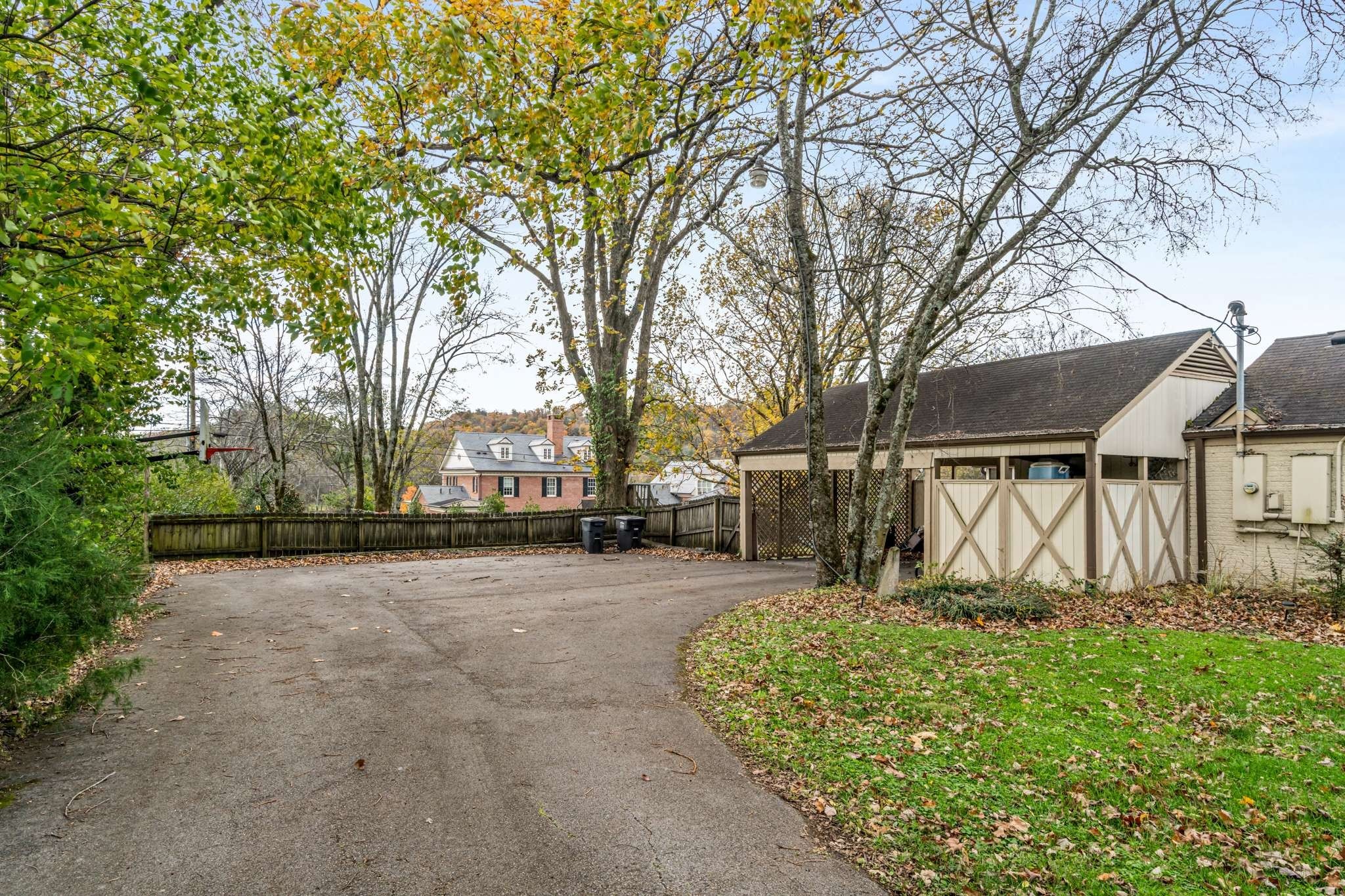 2409 Hemingway Dr