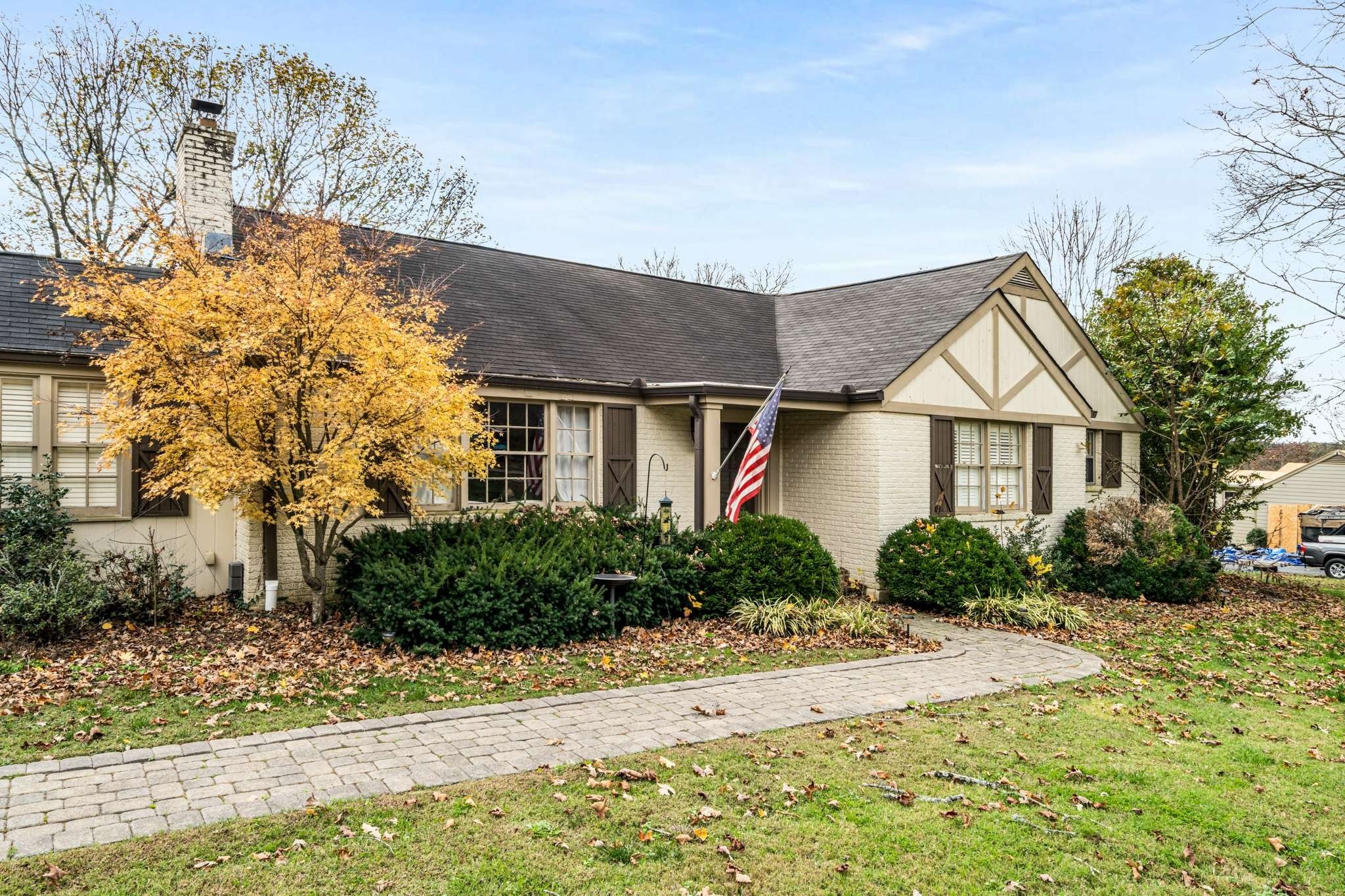 2409 Hemingway Dr
