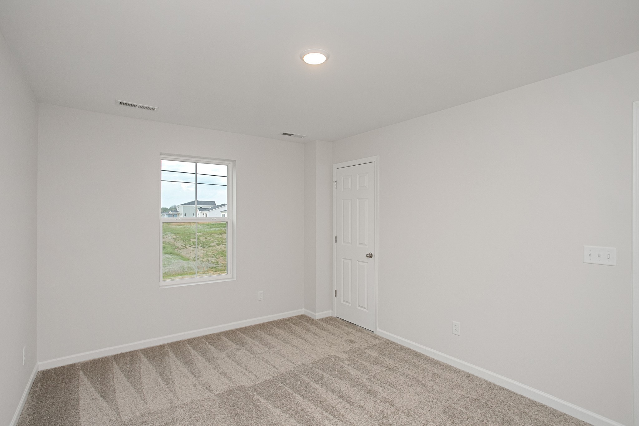402 Hickory Pointe Dr Lapis