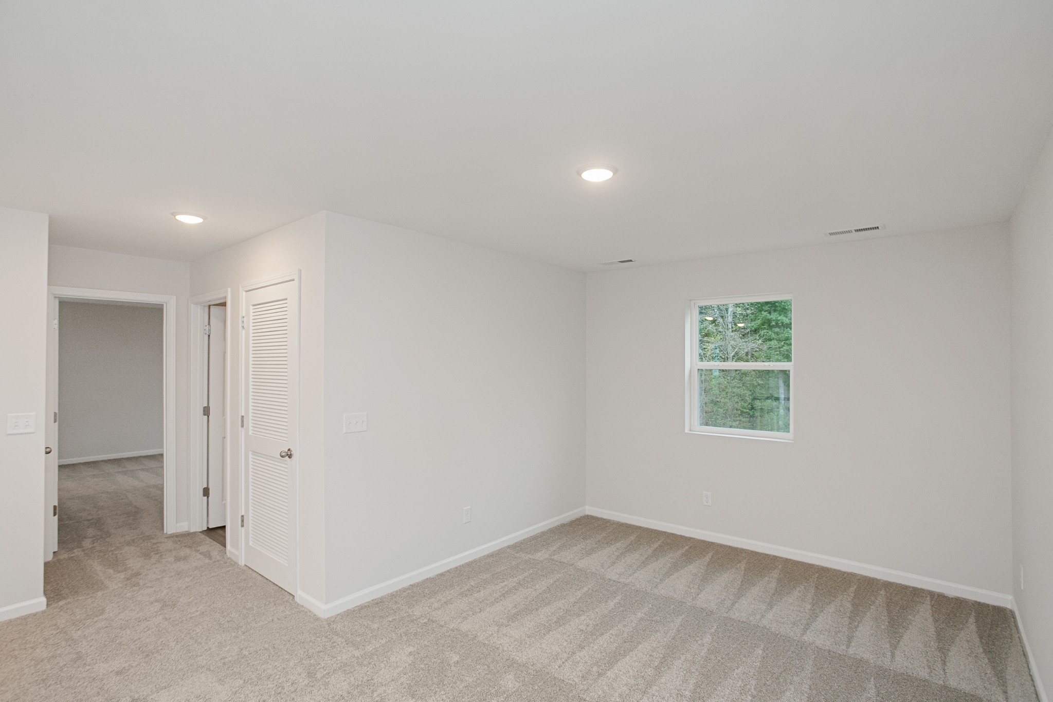 402 Hickory Pointe Dr Lapis