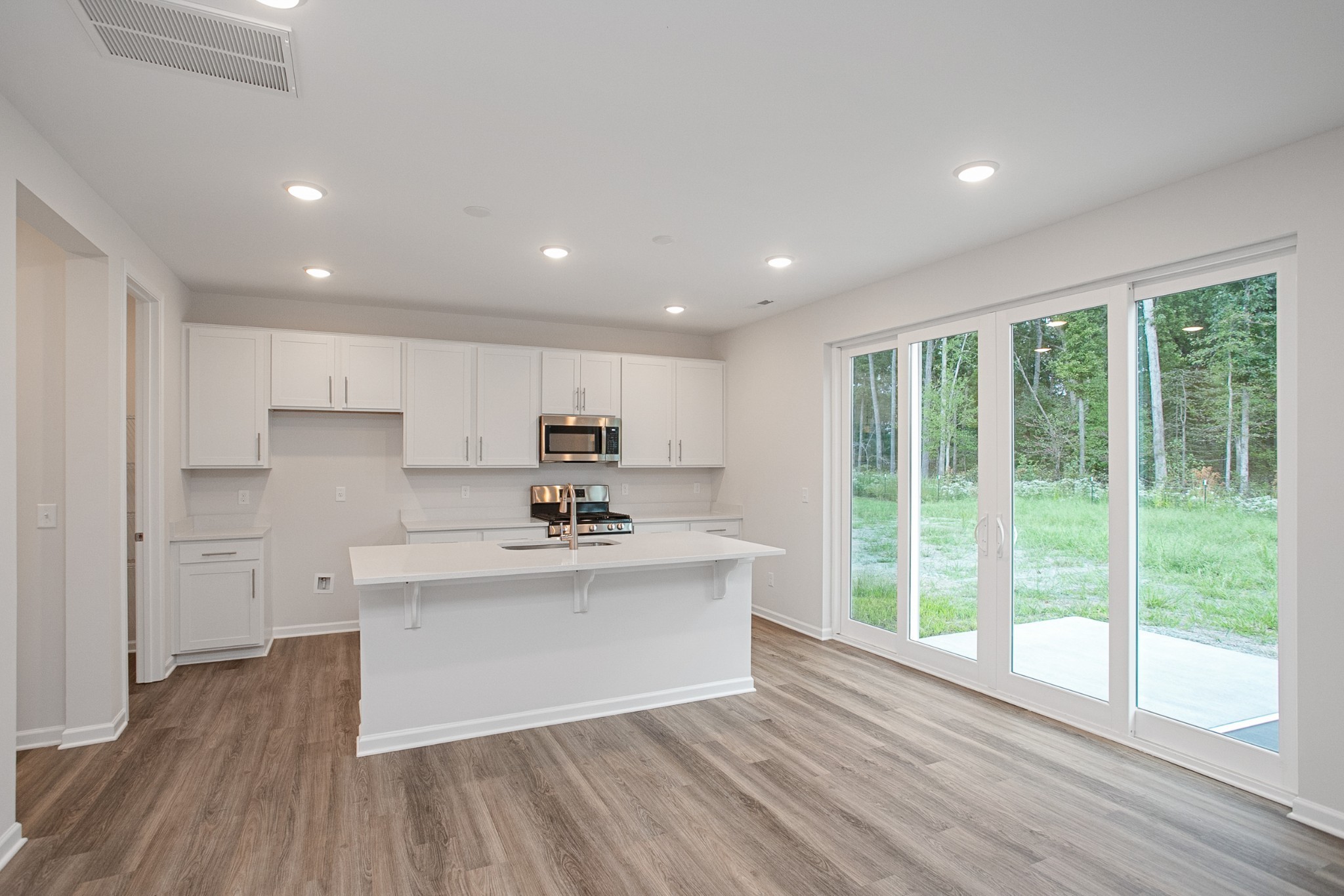 402 Hickory Pointe Dr Lapis