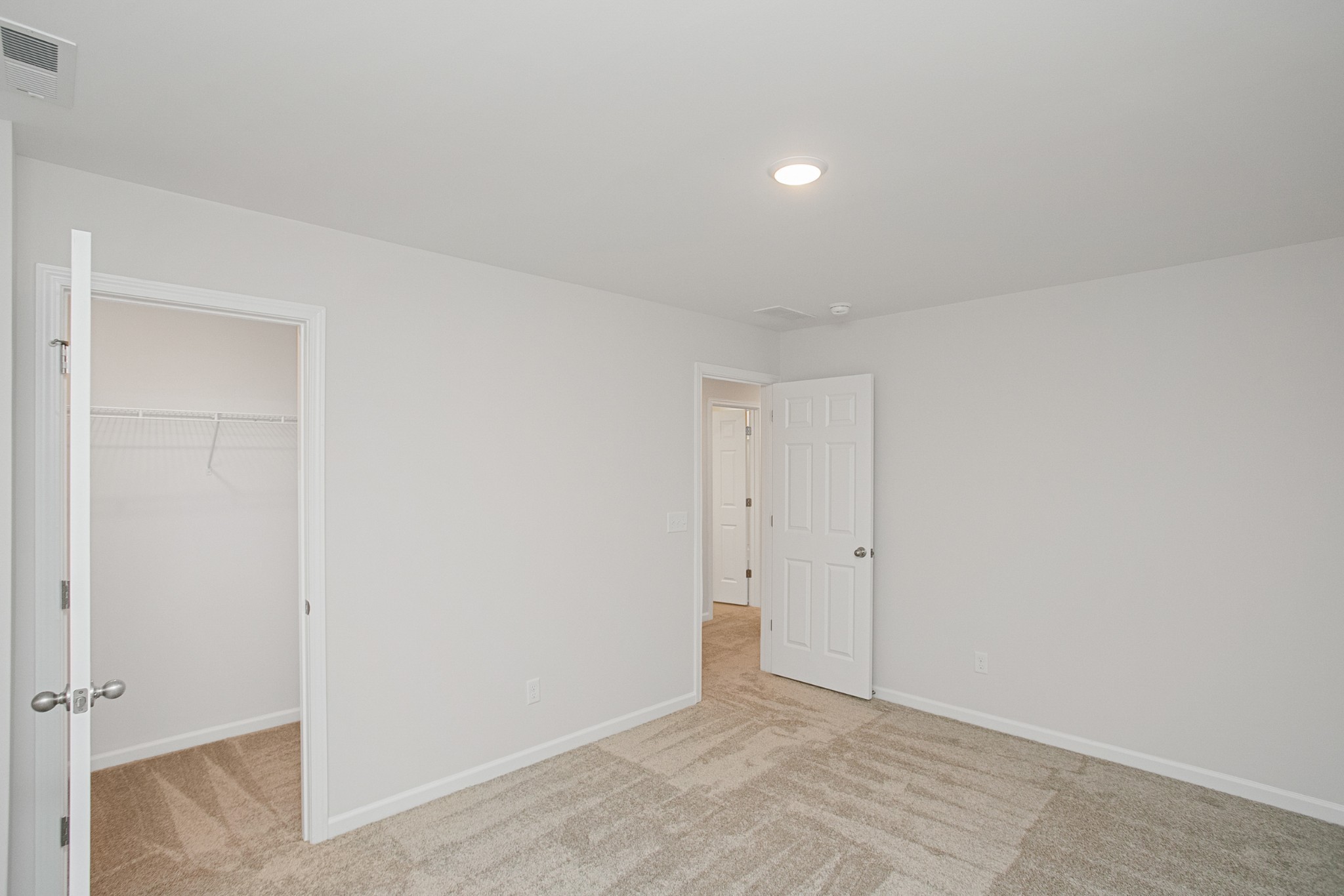 402 Hickory Pointe Dr Lapis
