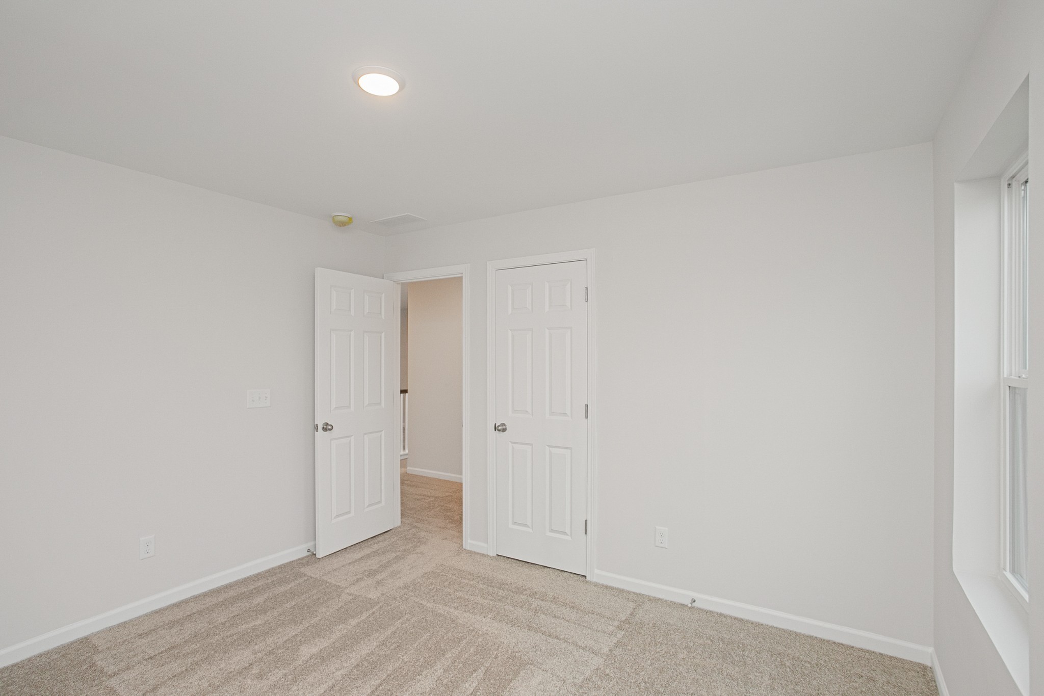 402 Hickory Pointe Dr Lapis