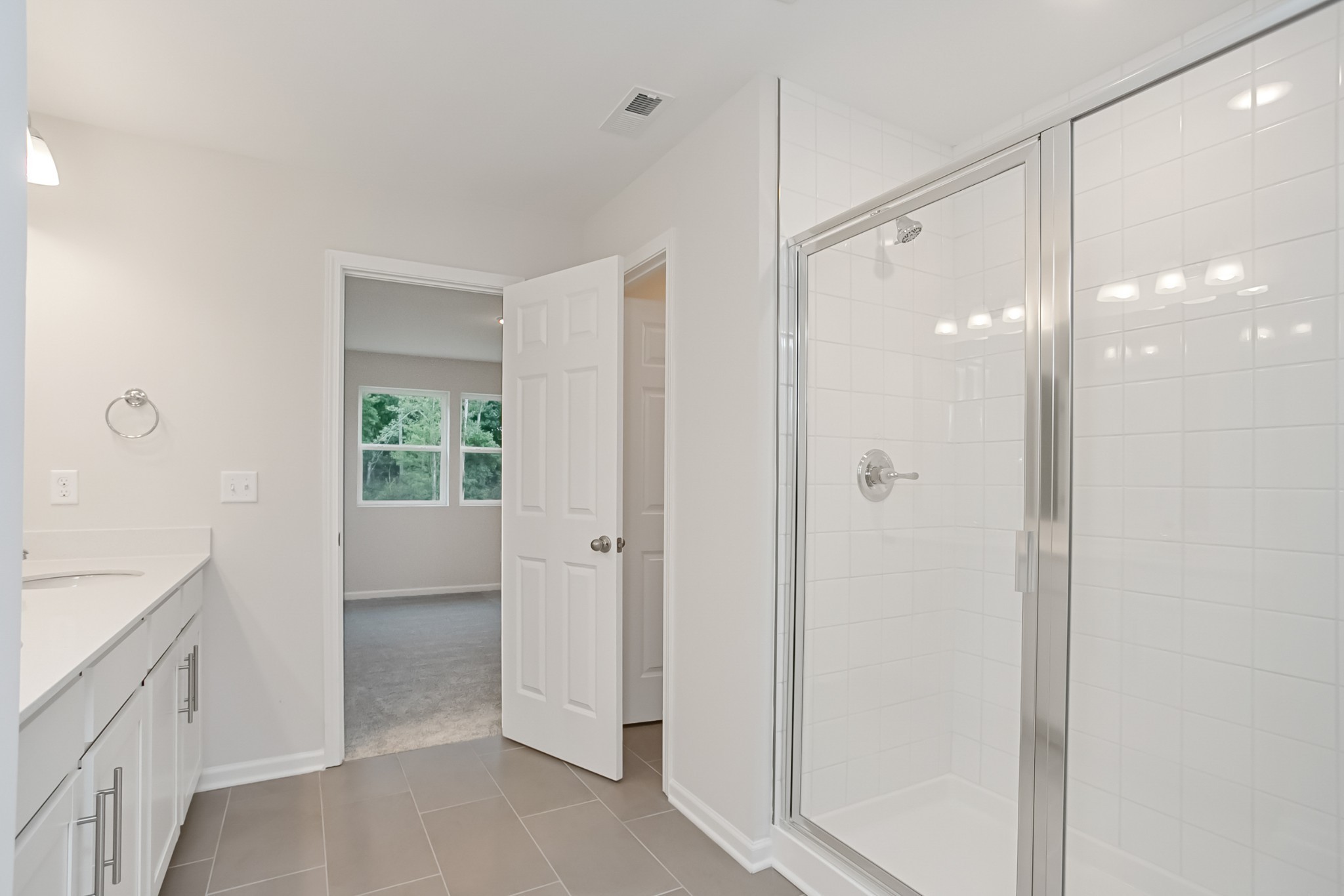 402 Hickory Pointe Dr Lapis