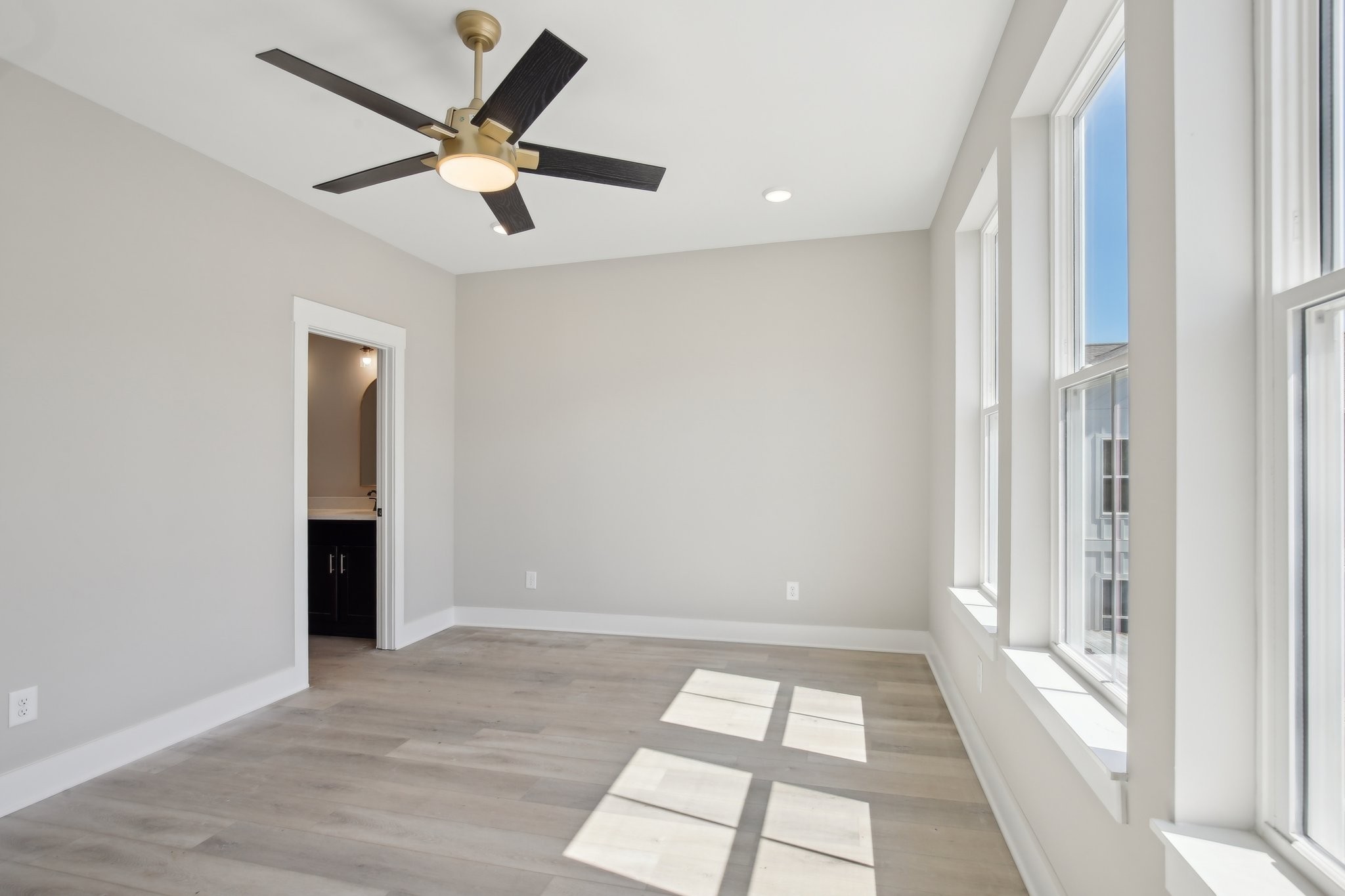 908 Anderson Ln Unit: 6