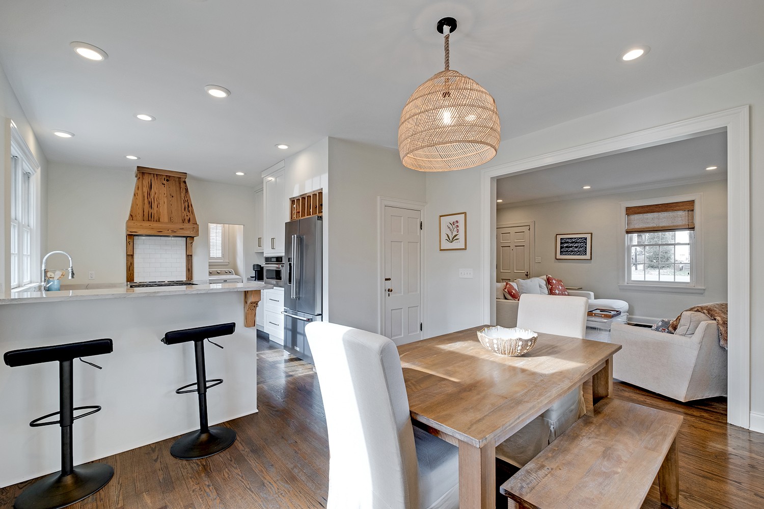 1117 Graybar Ln