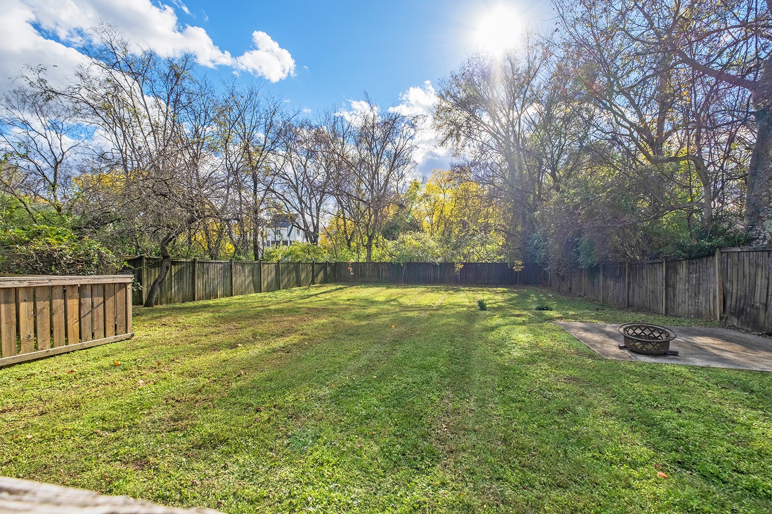 1117 Graybar Ln