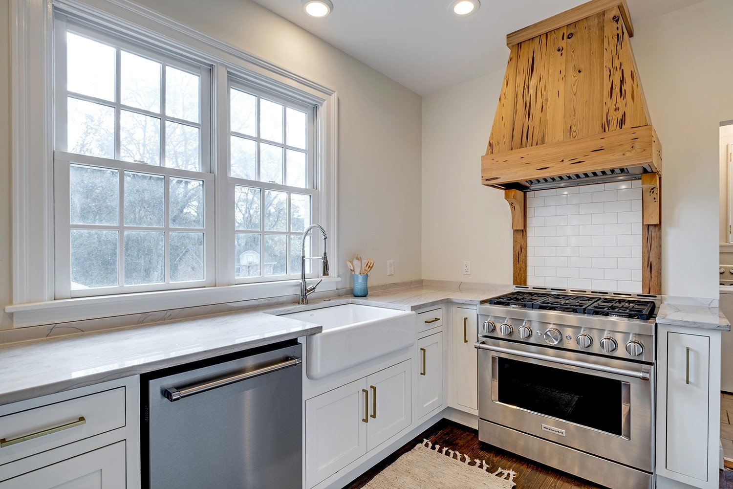 1117 Graybar Ln