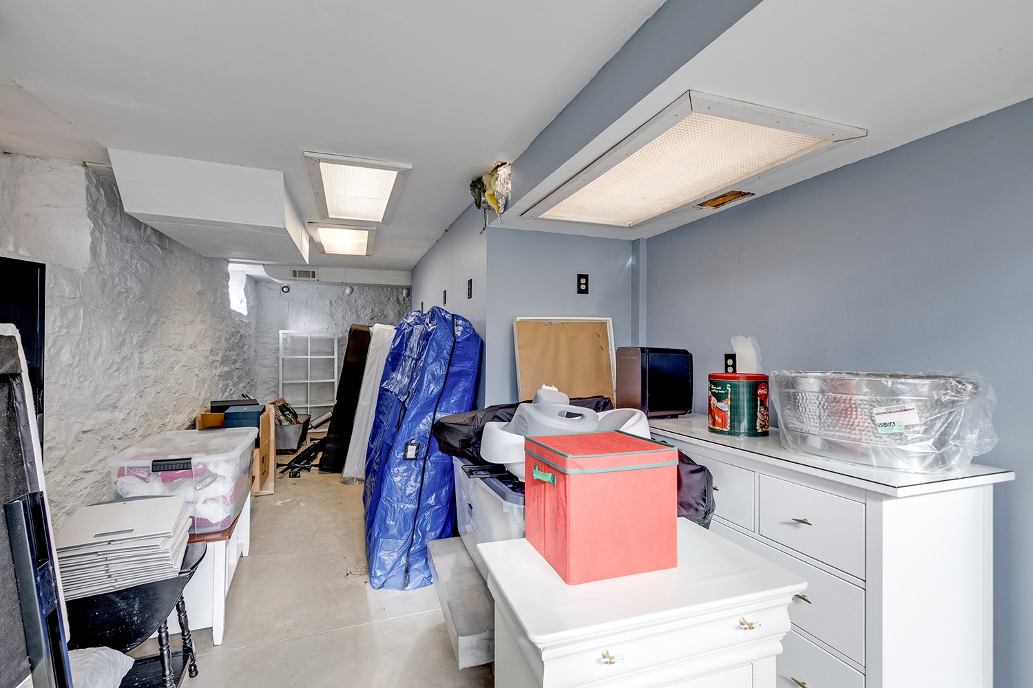 1117 Graybar Ln