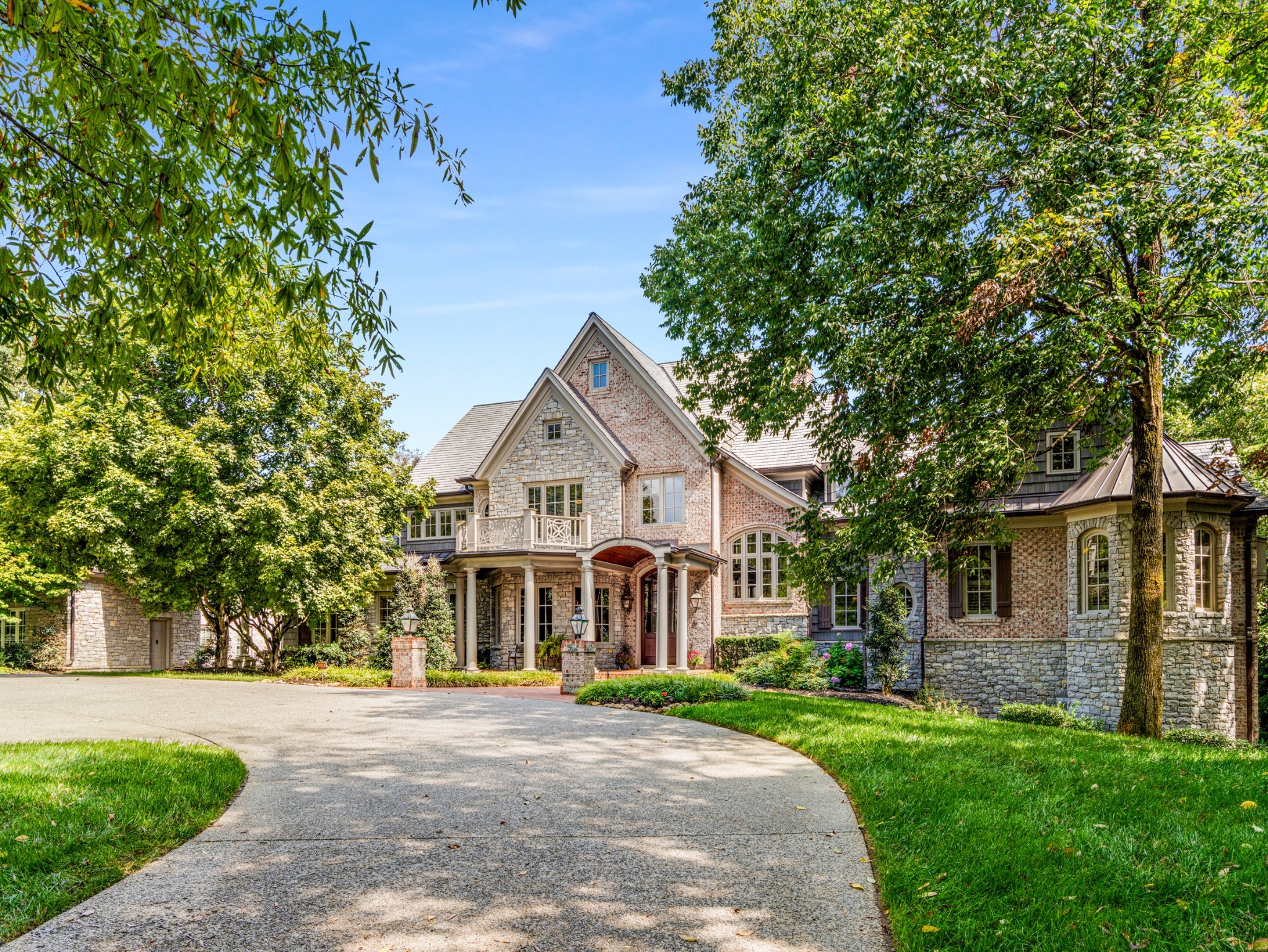 1066 Vaughn Crest Dr