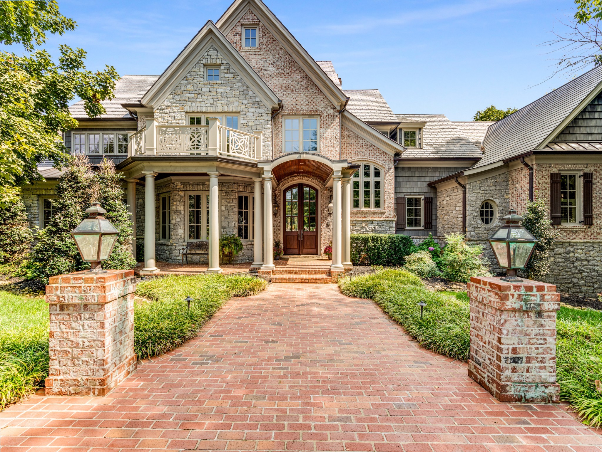 1066 Vaughn Crest Dr