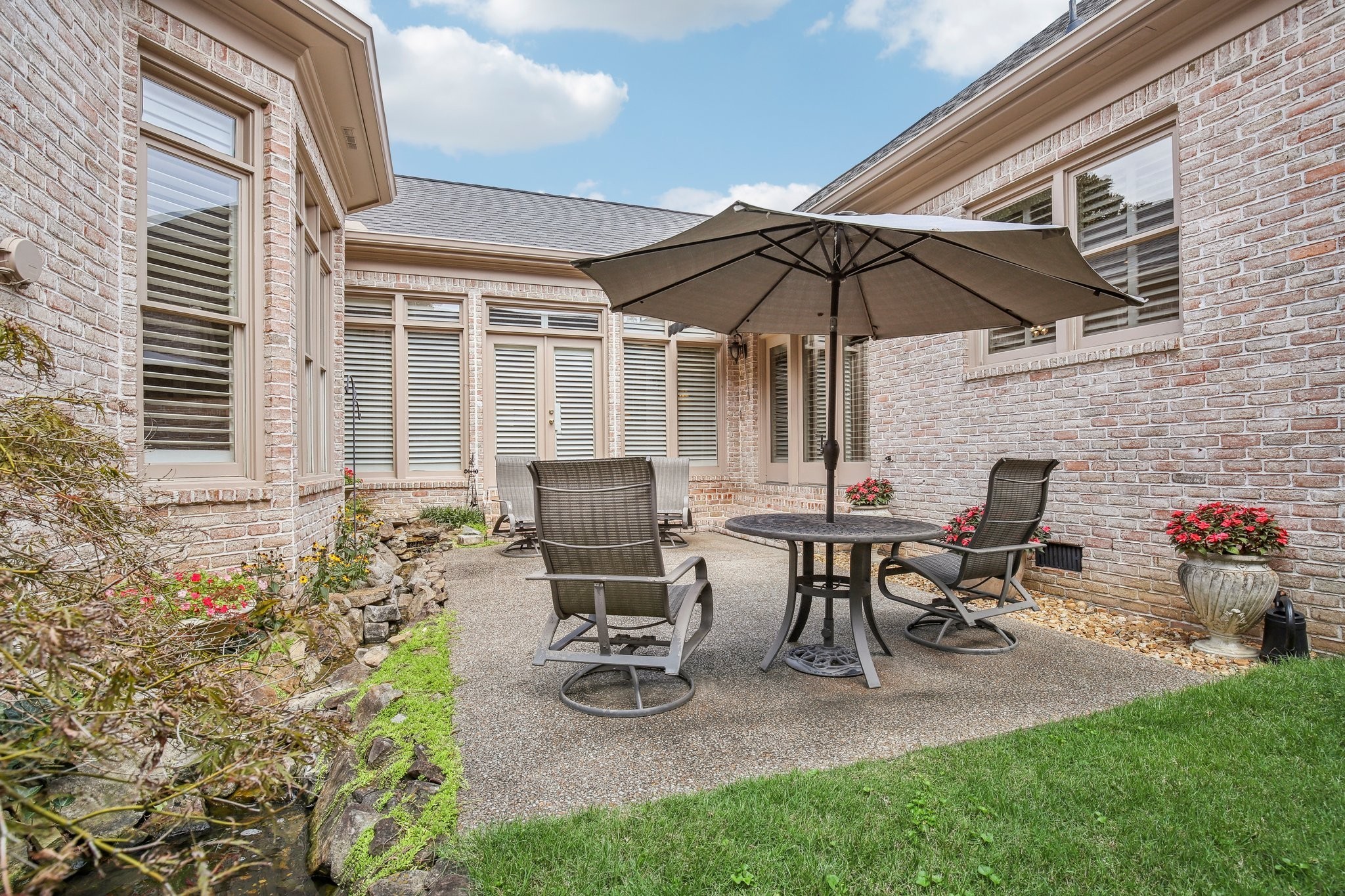 420 Prestwick Ct
