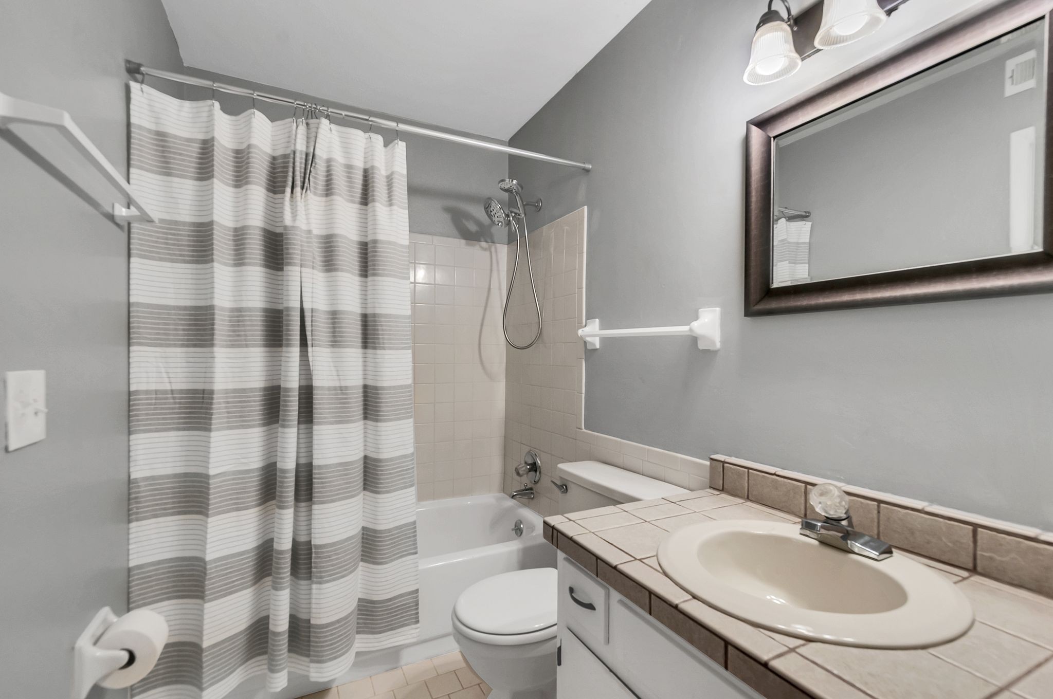 810 Bellevue Rd Unit: 228