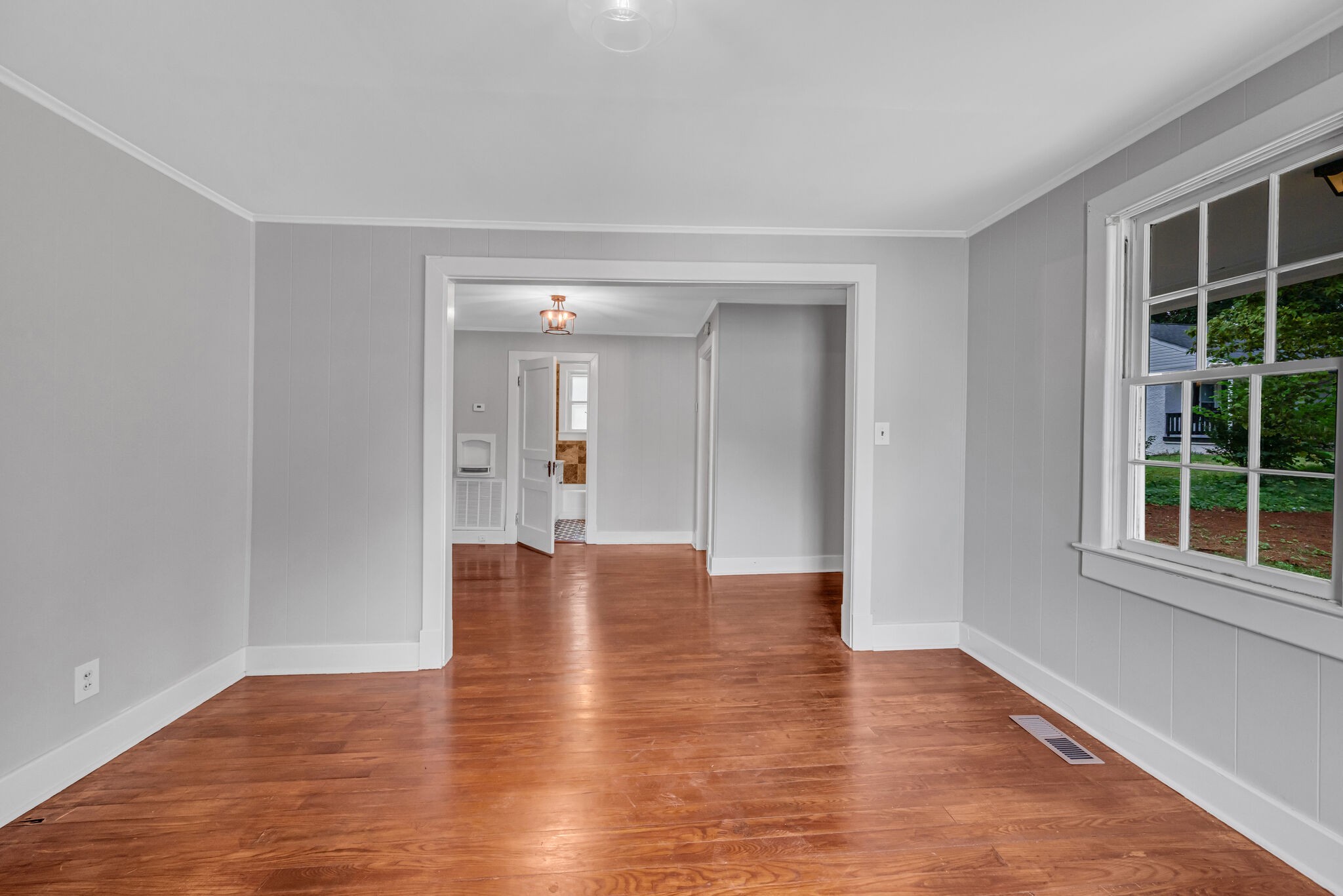 800 W End Cir