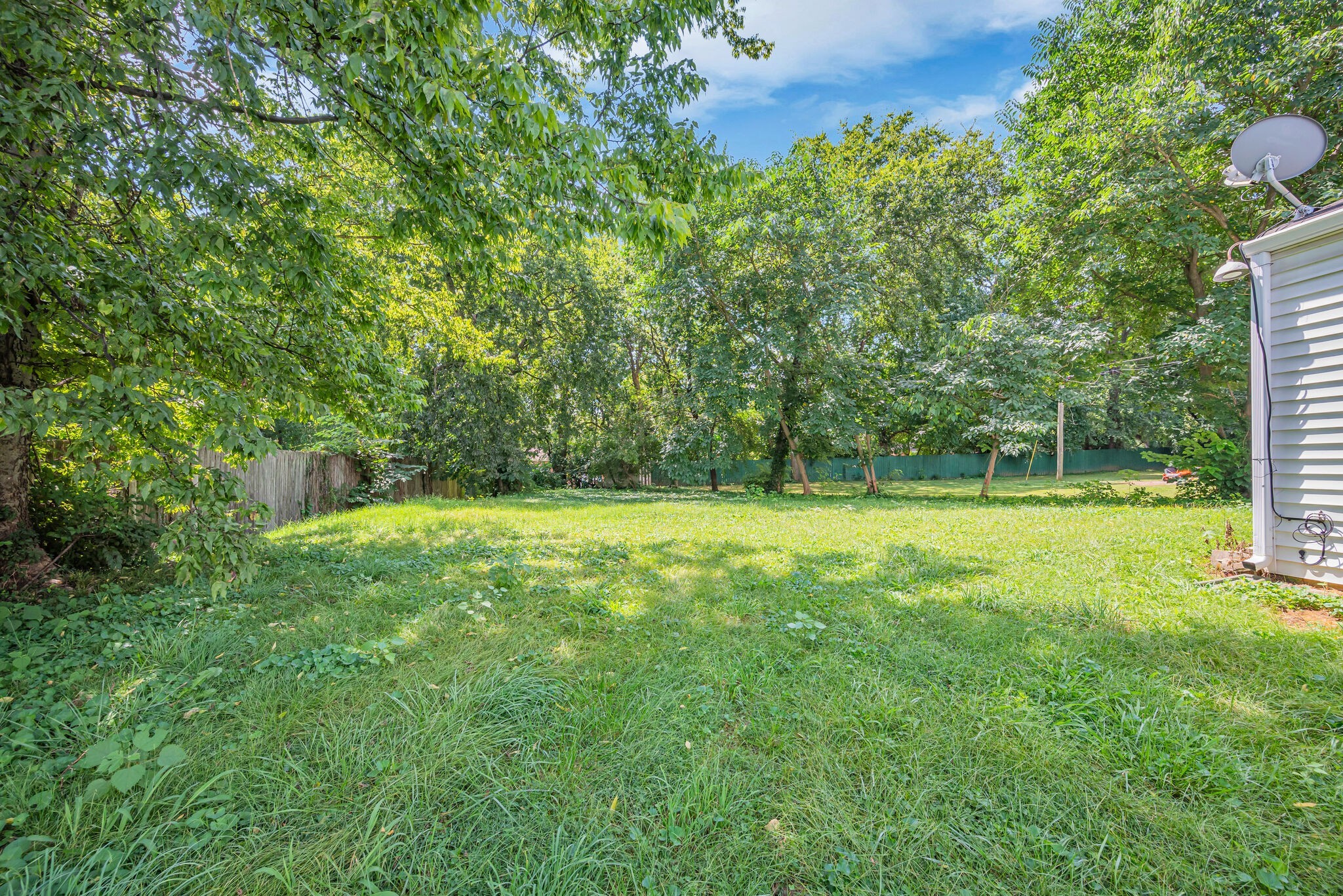 800 W End Cir