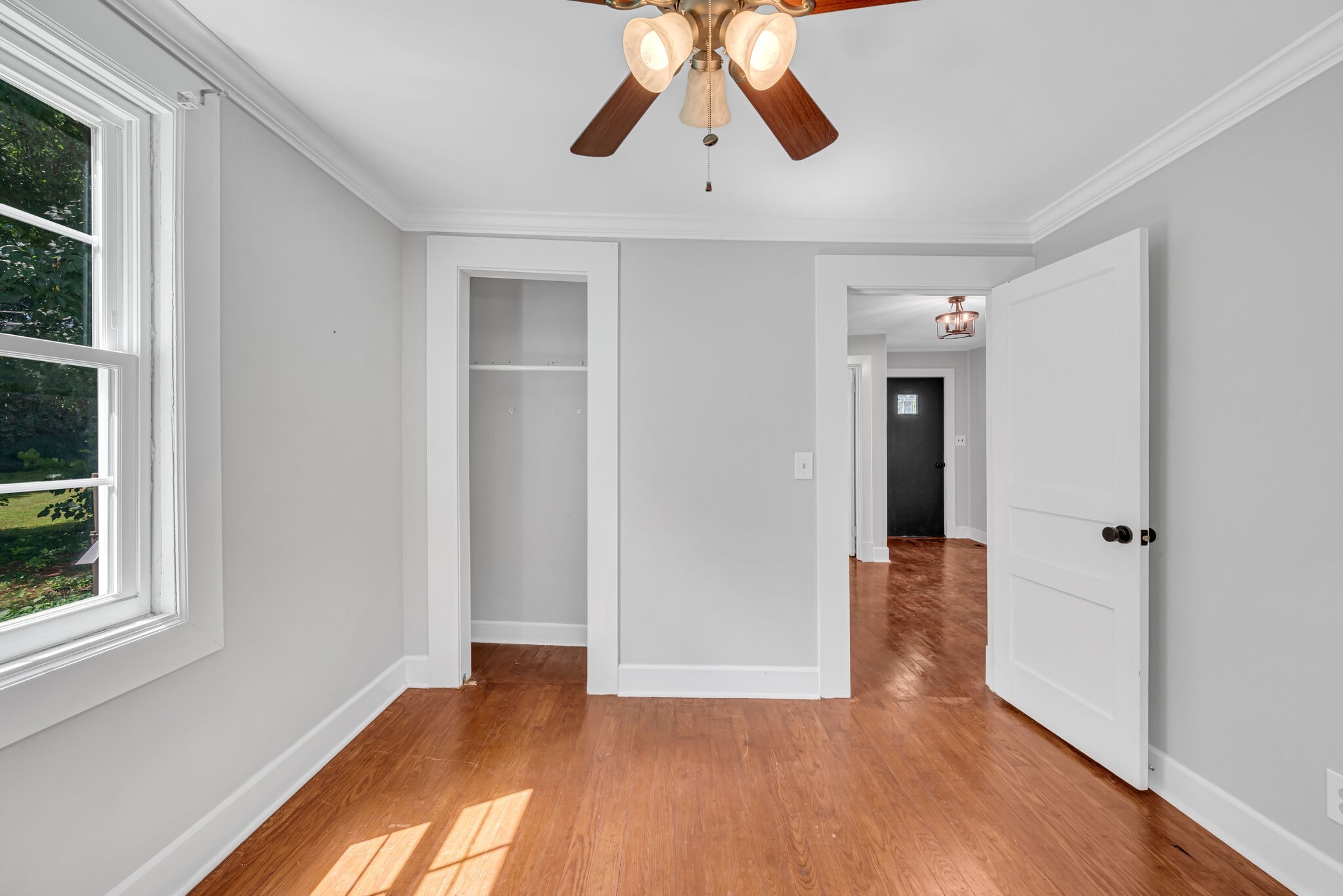 800 W End Cir