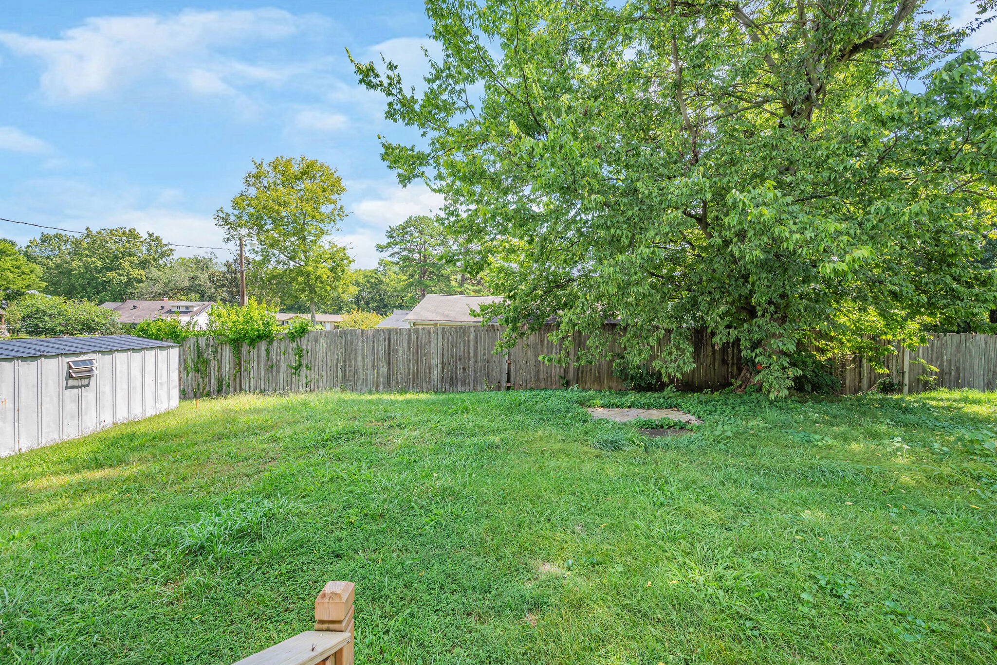 800 W End Cir