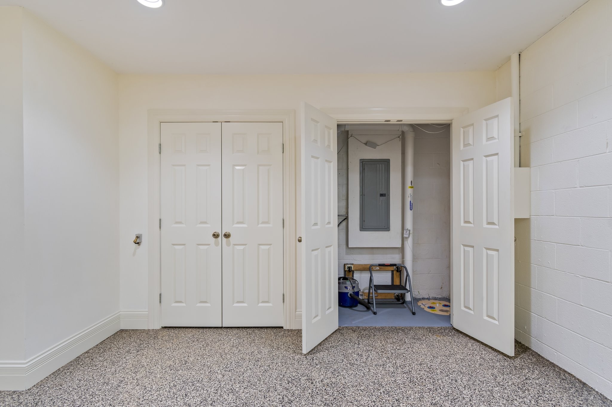 1416 Latimer Ln