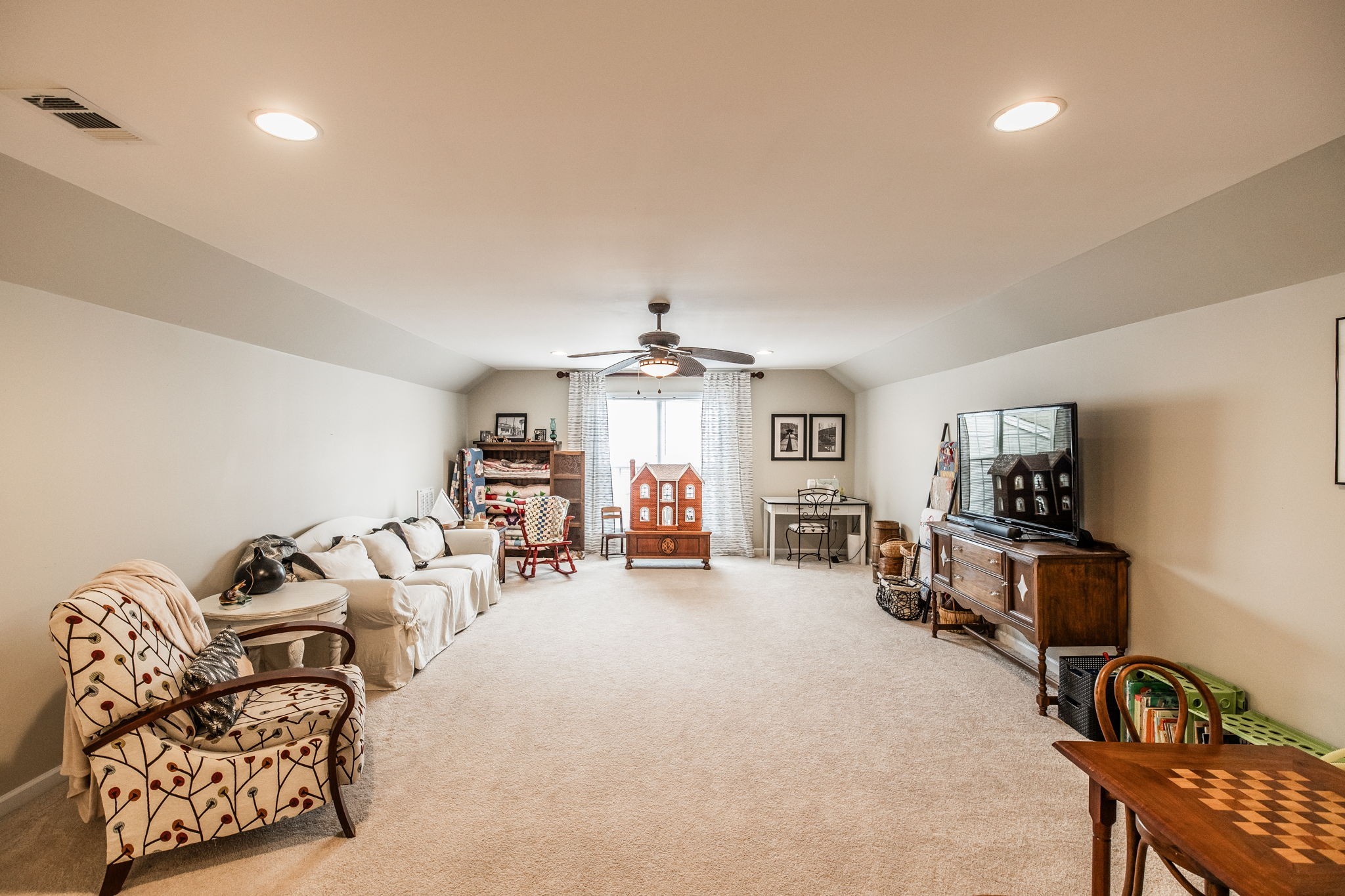 126 Privateer Ln