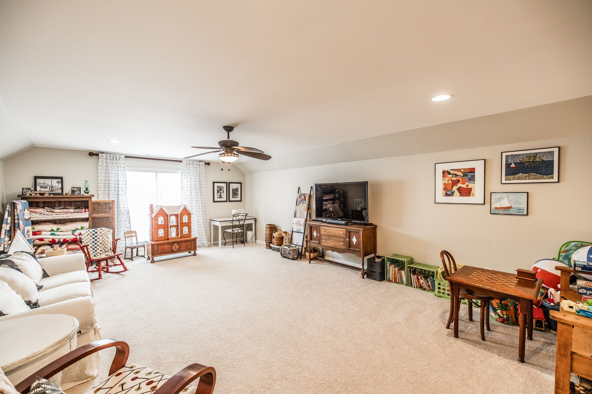 126 Privateer Ln