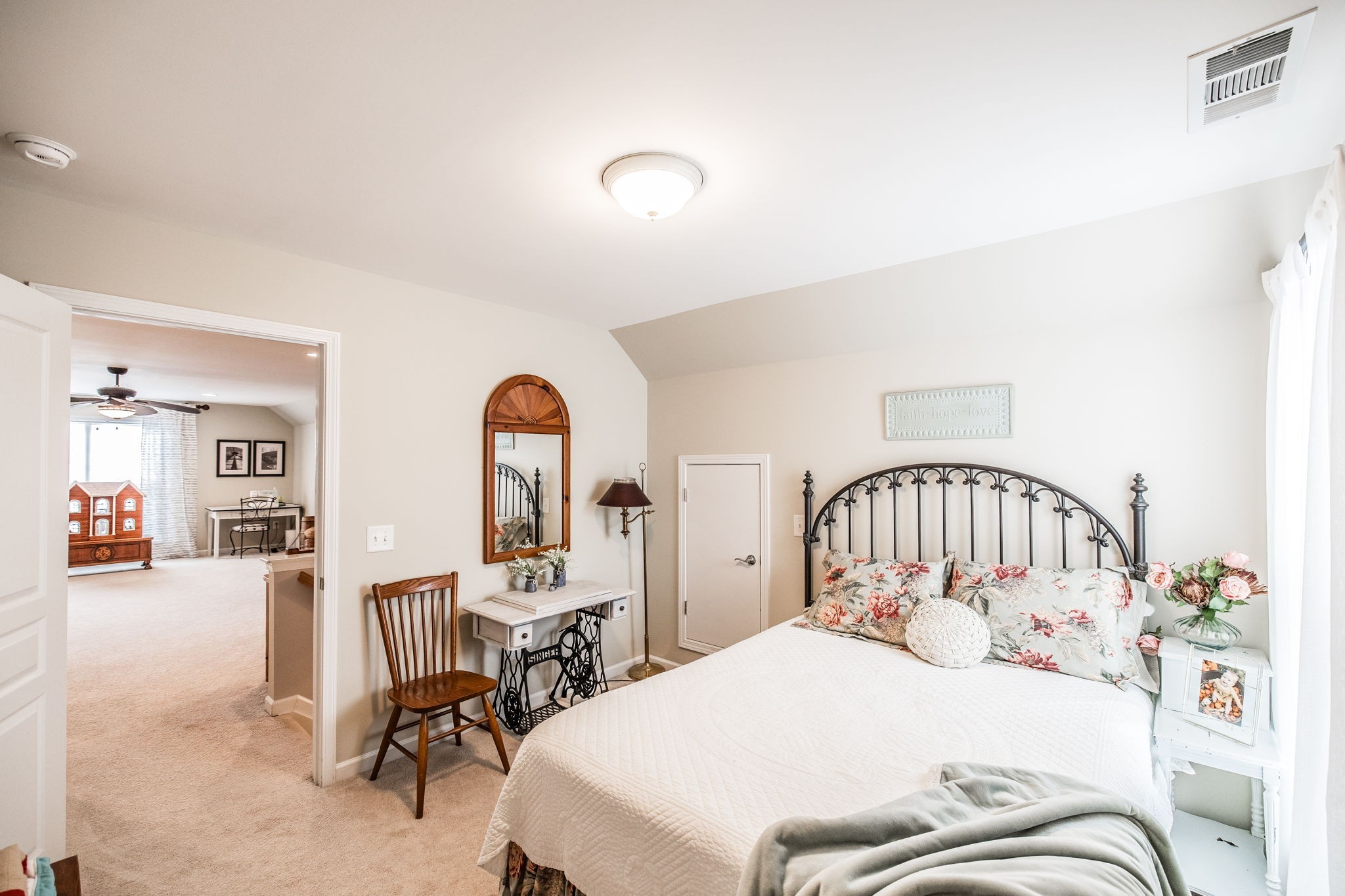 126 Privateer Ln